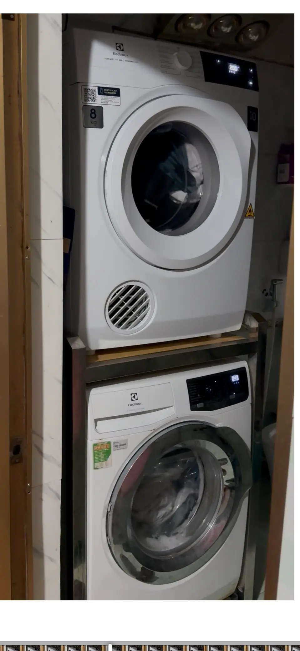 Khách hàng review Máy sấy thông hơi Electrolux UltimateCare 8 kg EDV804H3WC 1