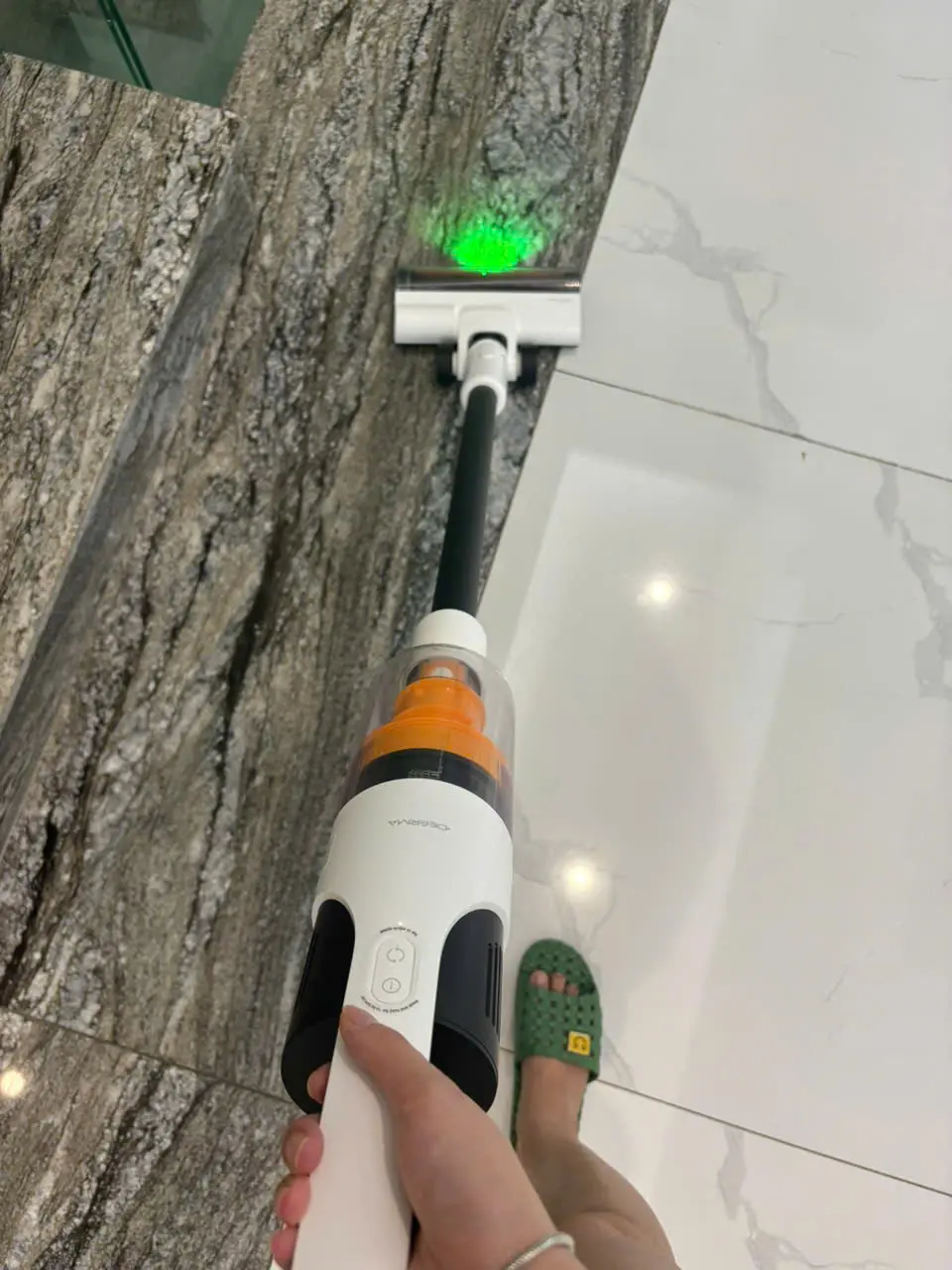 Khách hàng review Máy hút bụi cầm tay Deerma VCAD11A 3
