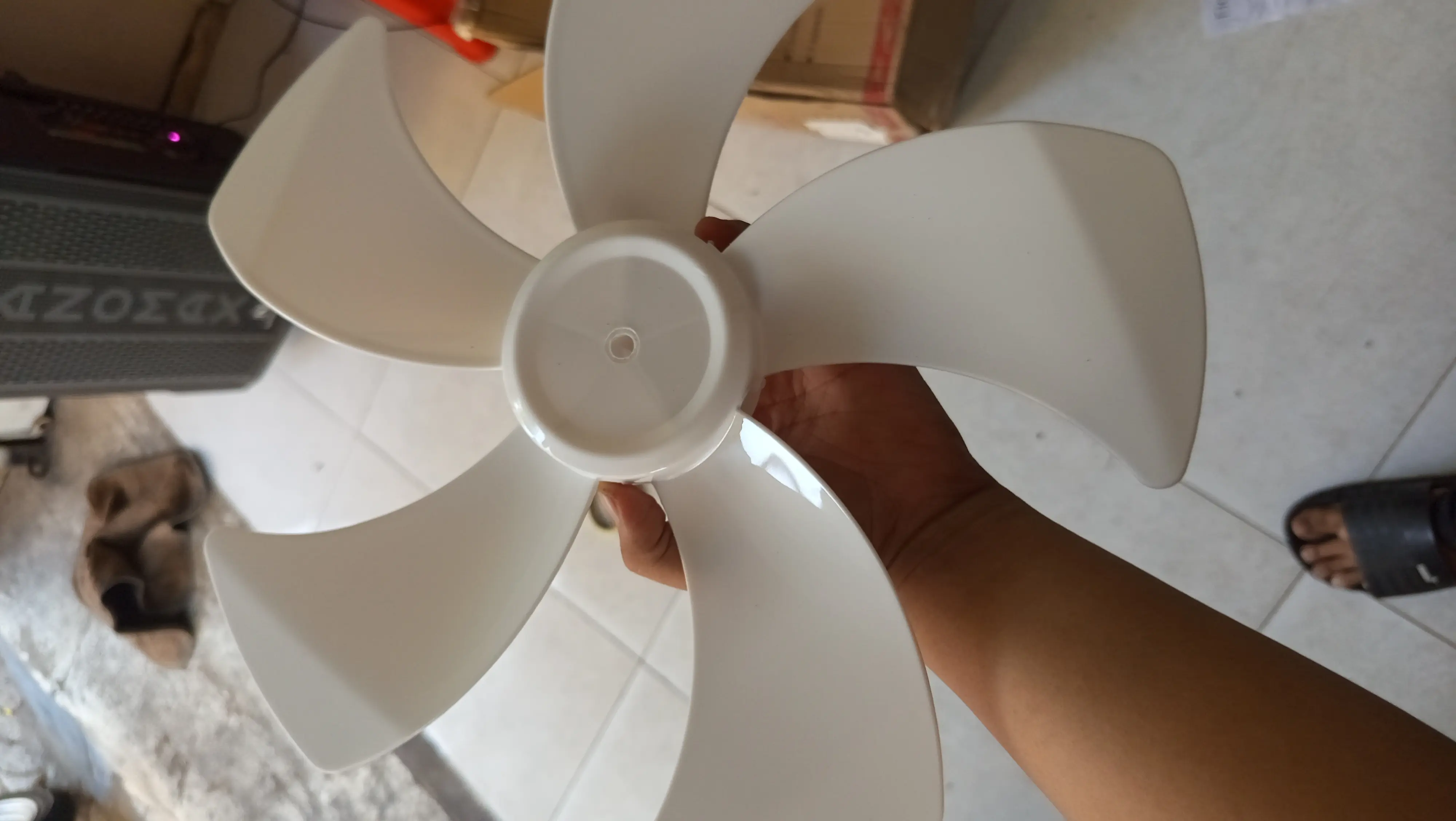 Khách hàng review Quạt bàn Diamoncl Wolf 5 cánh TS50W 50W 1