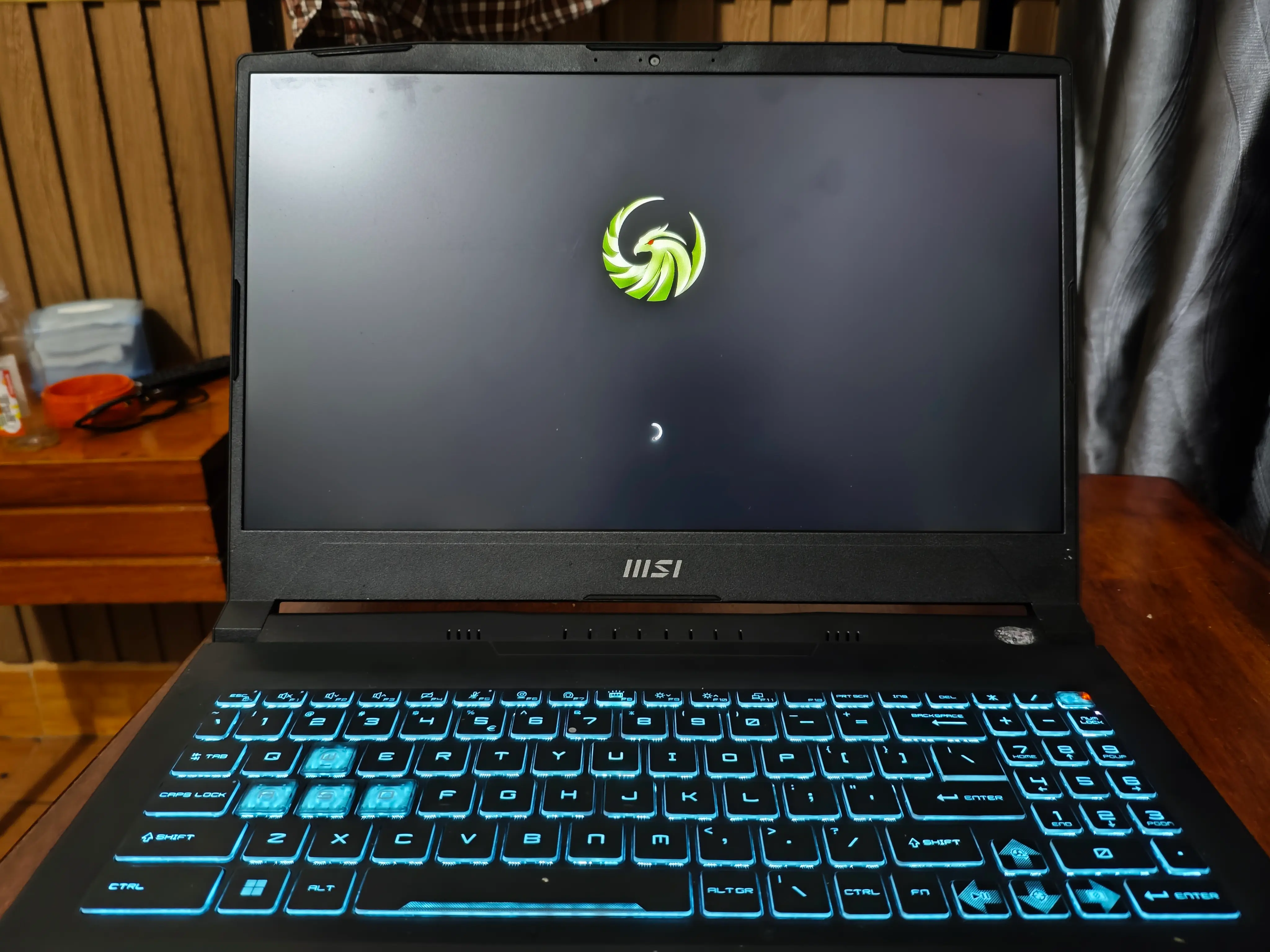 Khách hàng review Laptop MSI Gaming Bravo 15 B7ED - 010VN (R5 7535HS, 16GB, 512GB, RX 6550M 4GB, Full HD 144Hz, Win11) 3