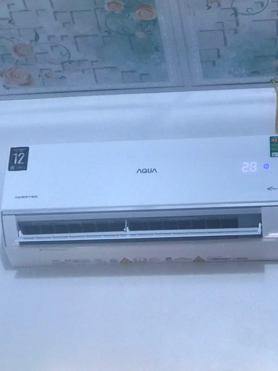 Khách hàng review Máy lạnh AQUA Inverter 1.5 HP AQA-RUV13RB3 1