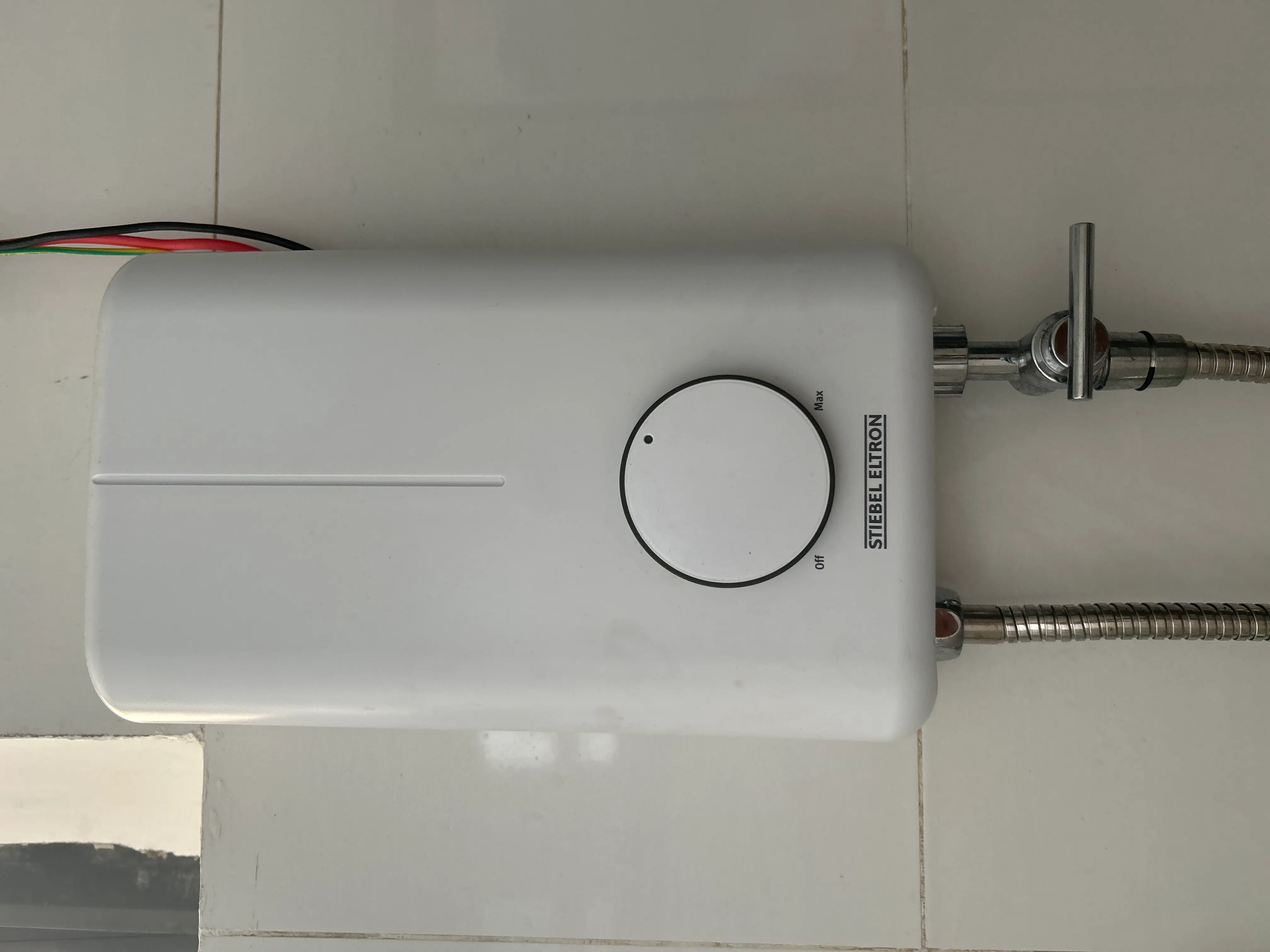 Khách hàng review Máy nước nóng trực tiếp Stiebel Eltron 4500W DE 45 EC 1