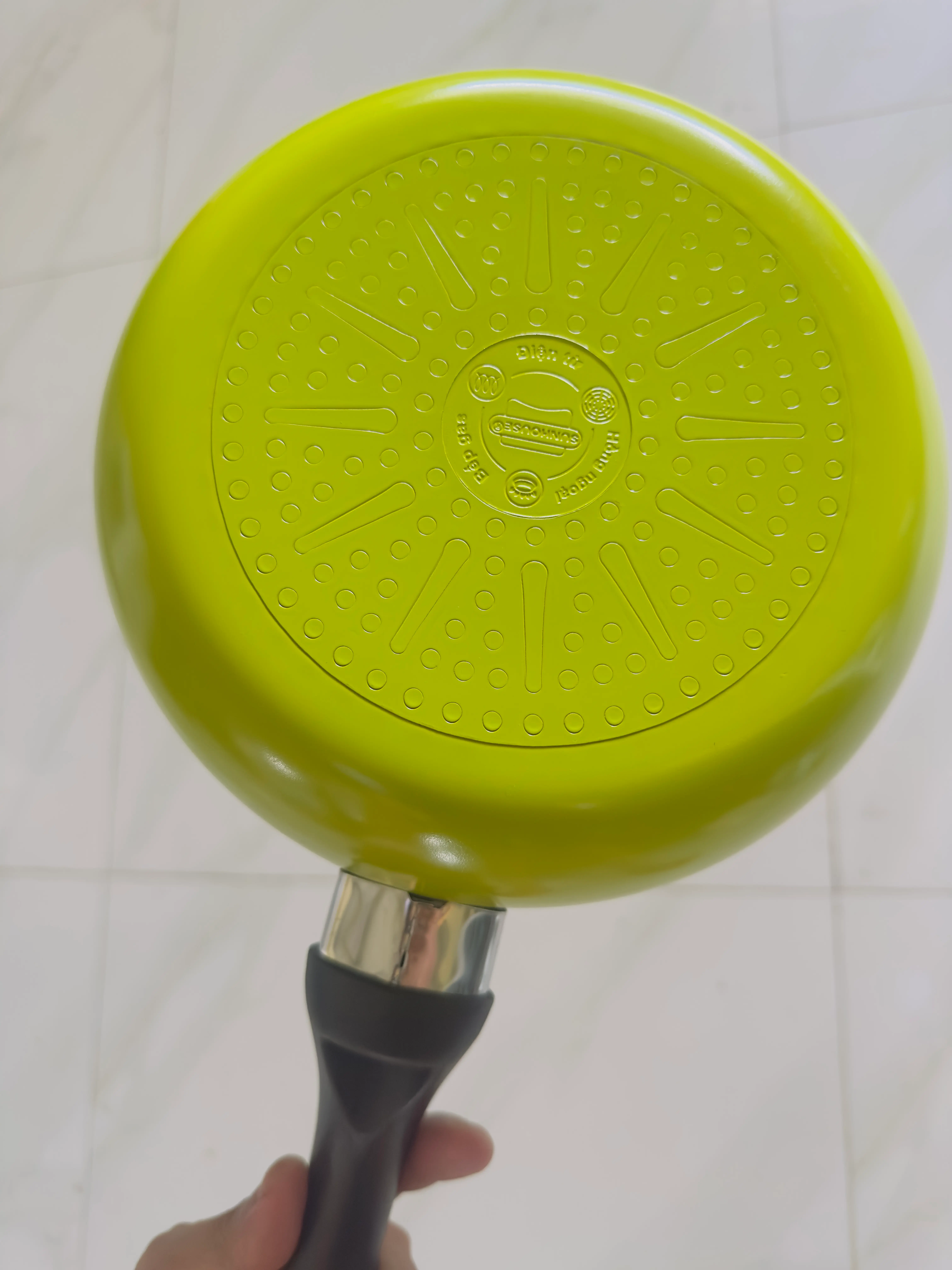 Khách hàng review Chảo nhôm chống dính vân đá đáy từ 20 cm Sunhouse SH1120MG 2