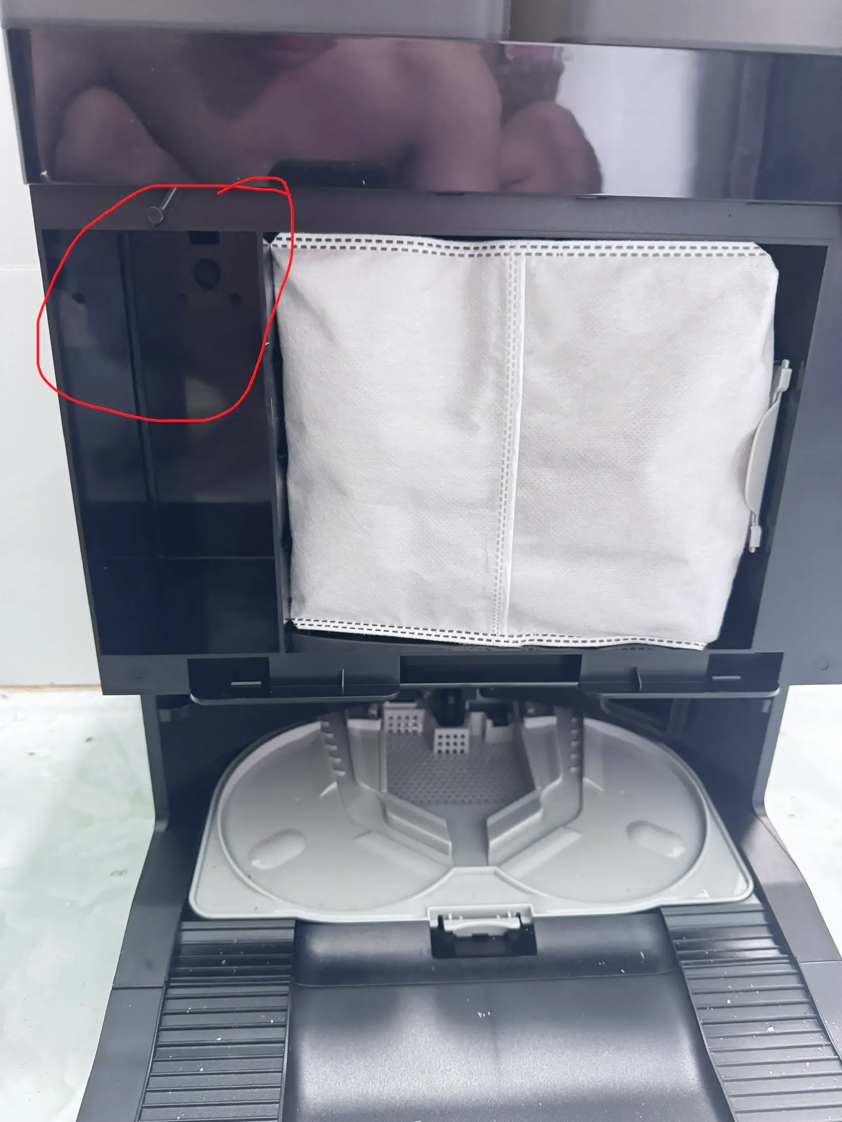 Khách hàng review Robot hút bụi lau nhà Ecovacs T30C Prime Omni Đen 1