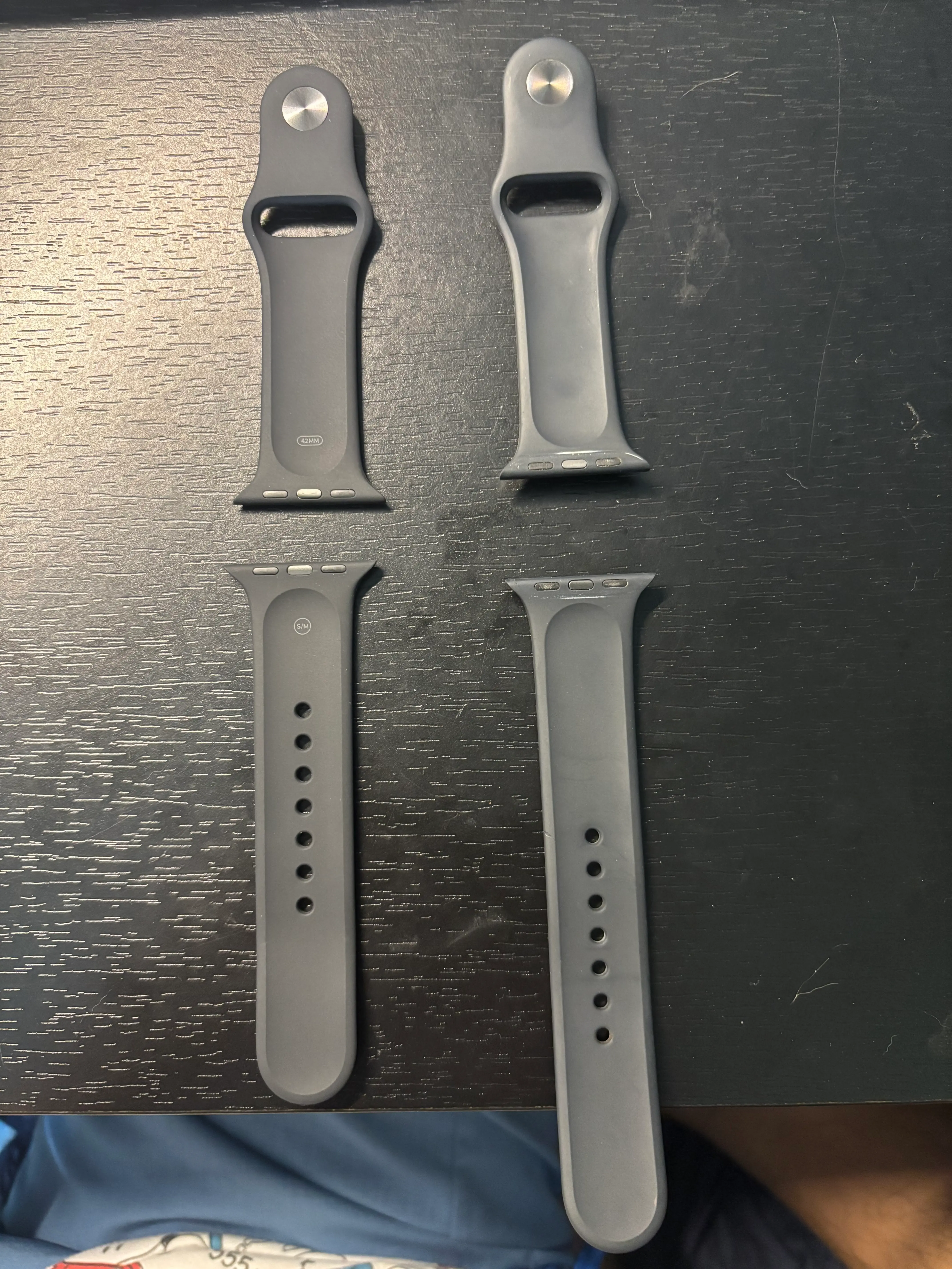 Khách hàng review Apple Watch Series 11 GPS 42mm viền nhôm dây thể thao 2