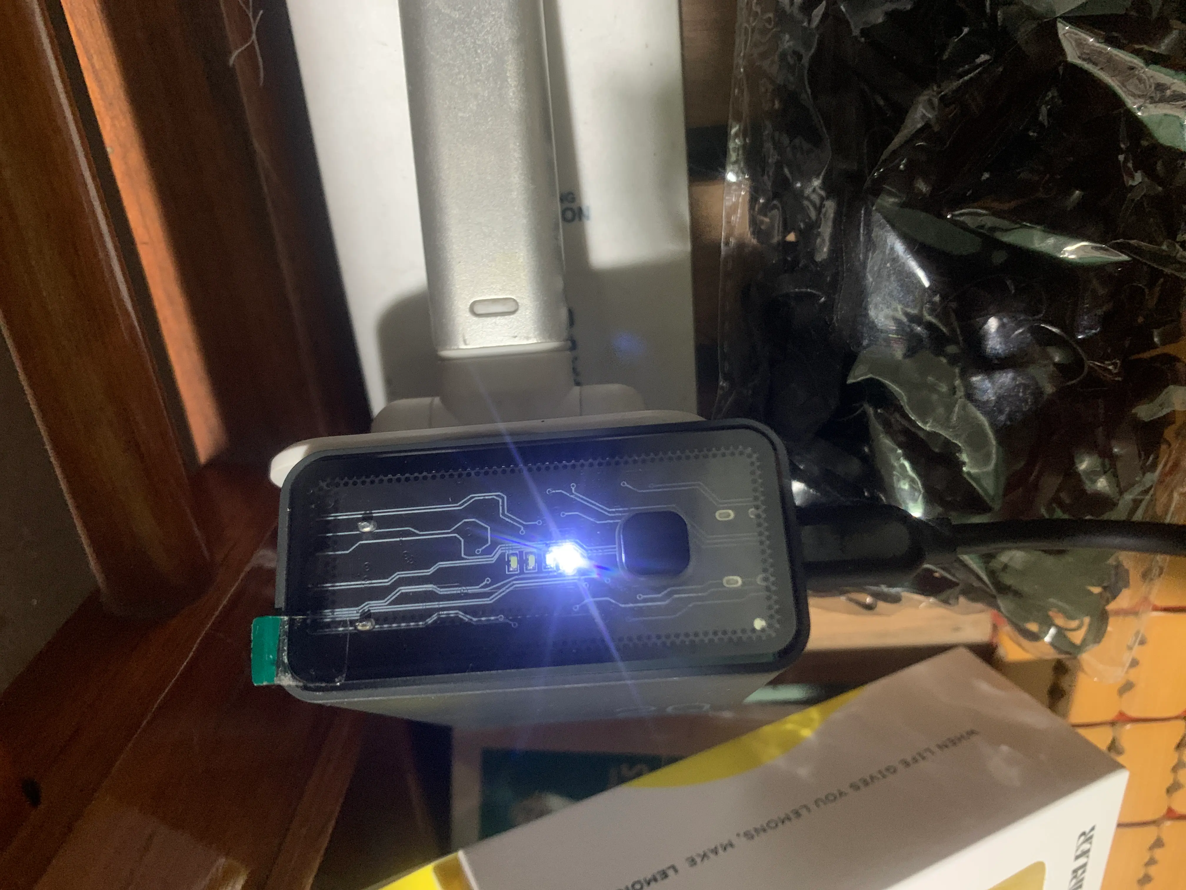 Khách hàng review Pin sạc dự phòng Polymer 20000mAh Type C PD QC3.0 20W Xmobile DS223B 3