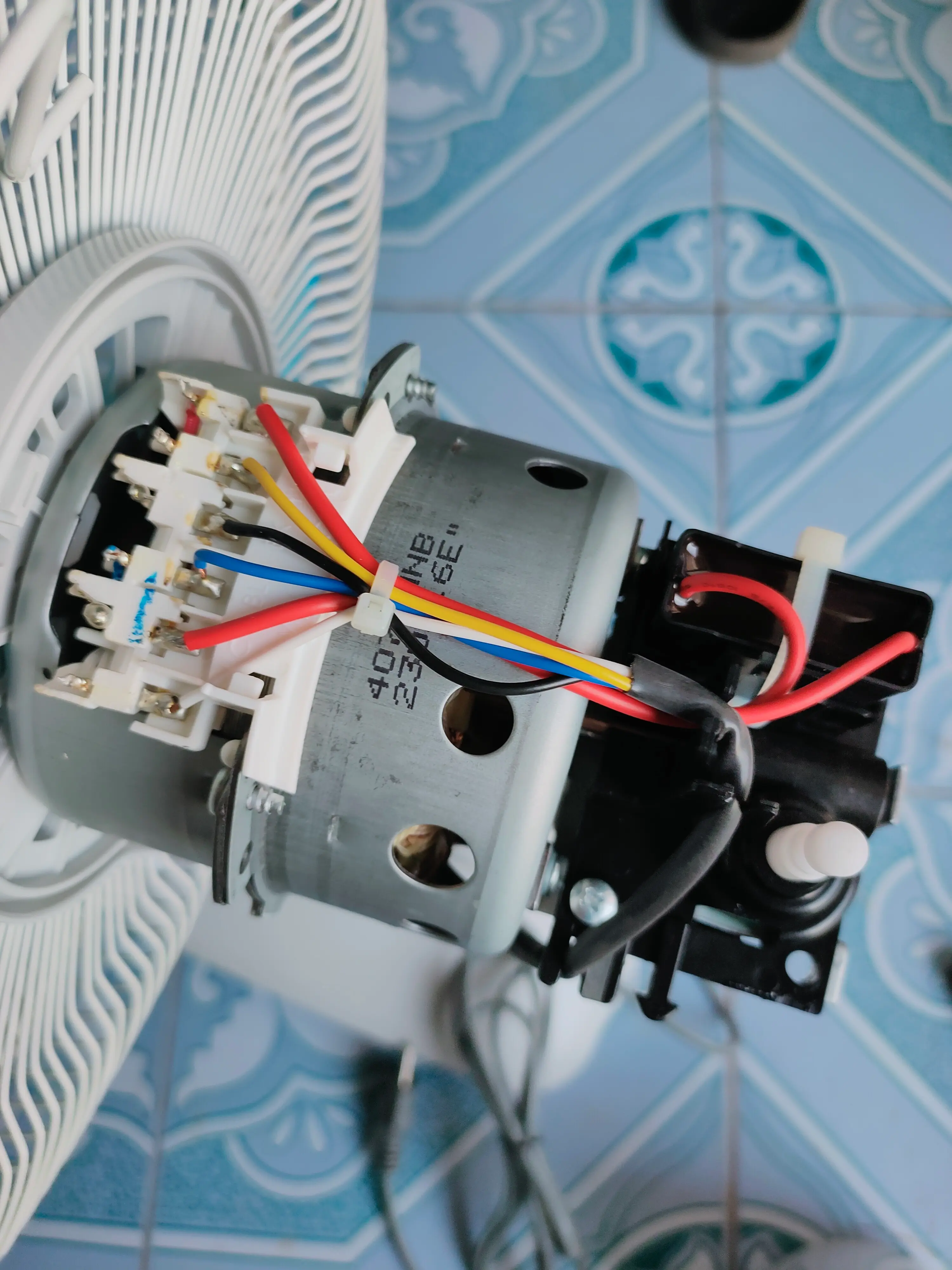 Khách hàng review Quạt bàn KDK 3 cánh A40B 47.5W 1
