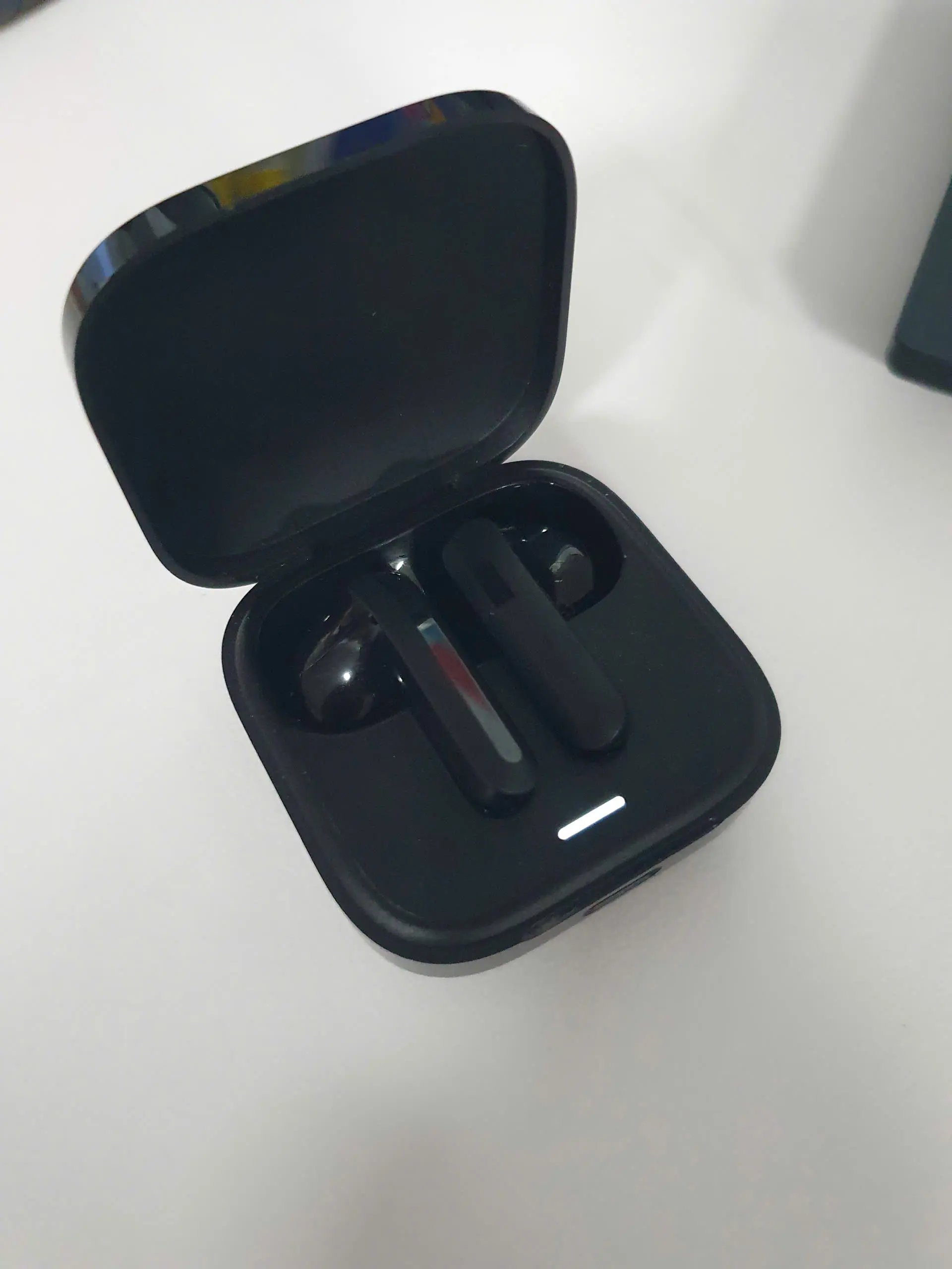 Khách hàng review Tai nghe Bluetooth True Wireless Xiaomi Redmi Buds 6 Active 9