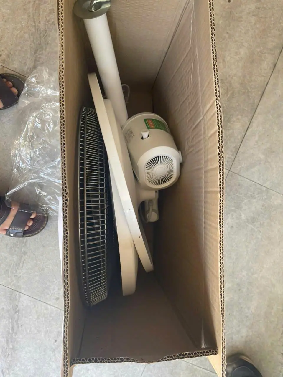 Khách hàng review Quạt đứng Lifan 5 cánh Đ-616 45W - Đen 3