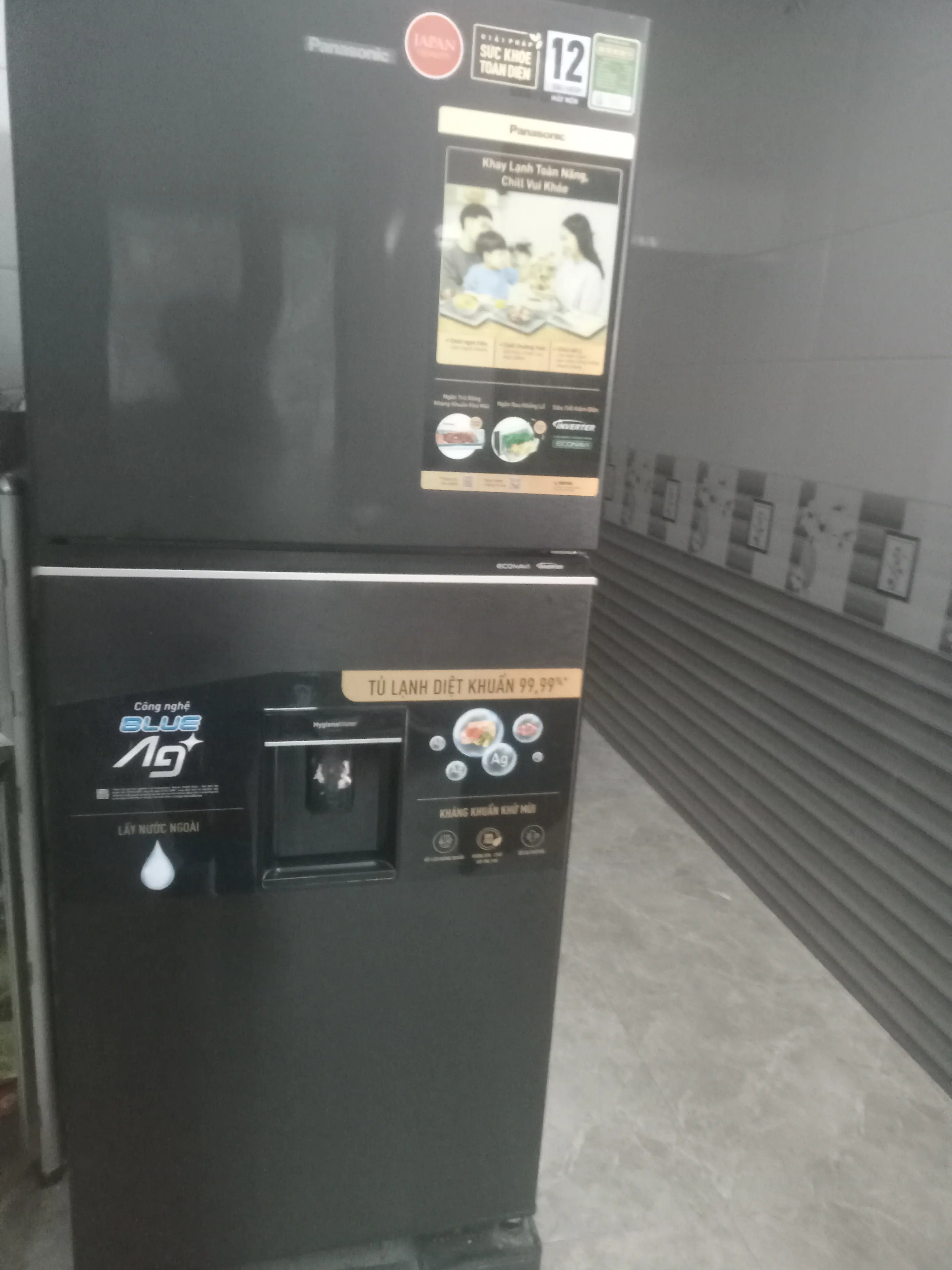 Khách hàng review Tủ lạnh Panasonic Inverter 326 lít NR-TL351GVKV 1