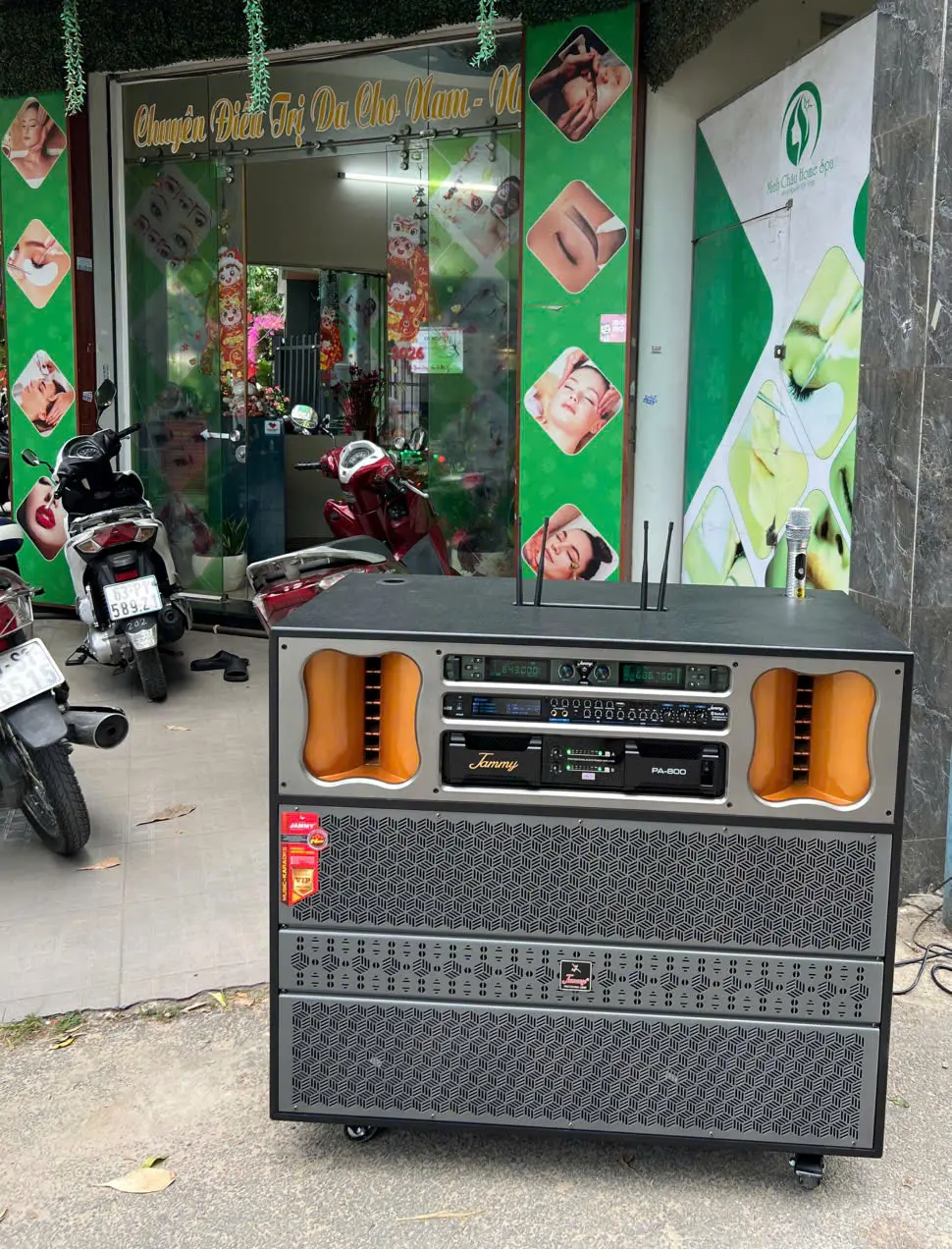 Khách hàng review Loa kéo điện karaoke Jammy N6868K Pro 4200W 2