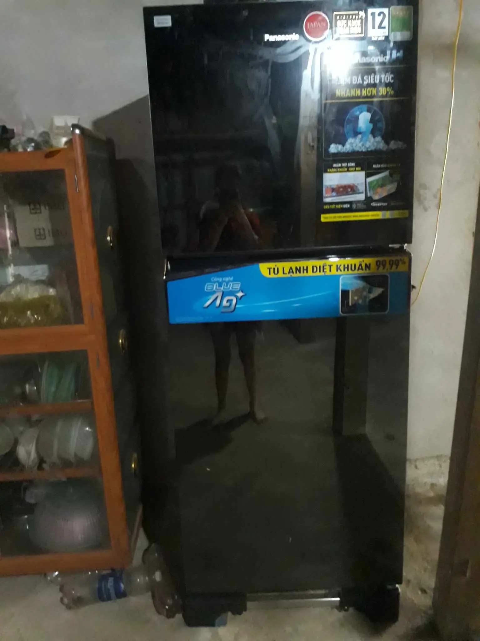 Khách hàng review Tủ lạnh Panasonic Inverter 326 lít NR-TL351VGMV 20