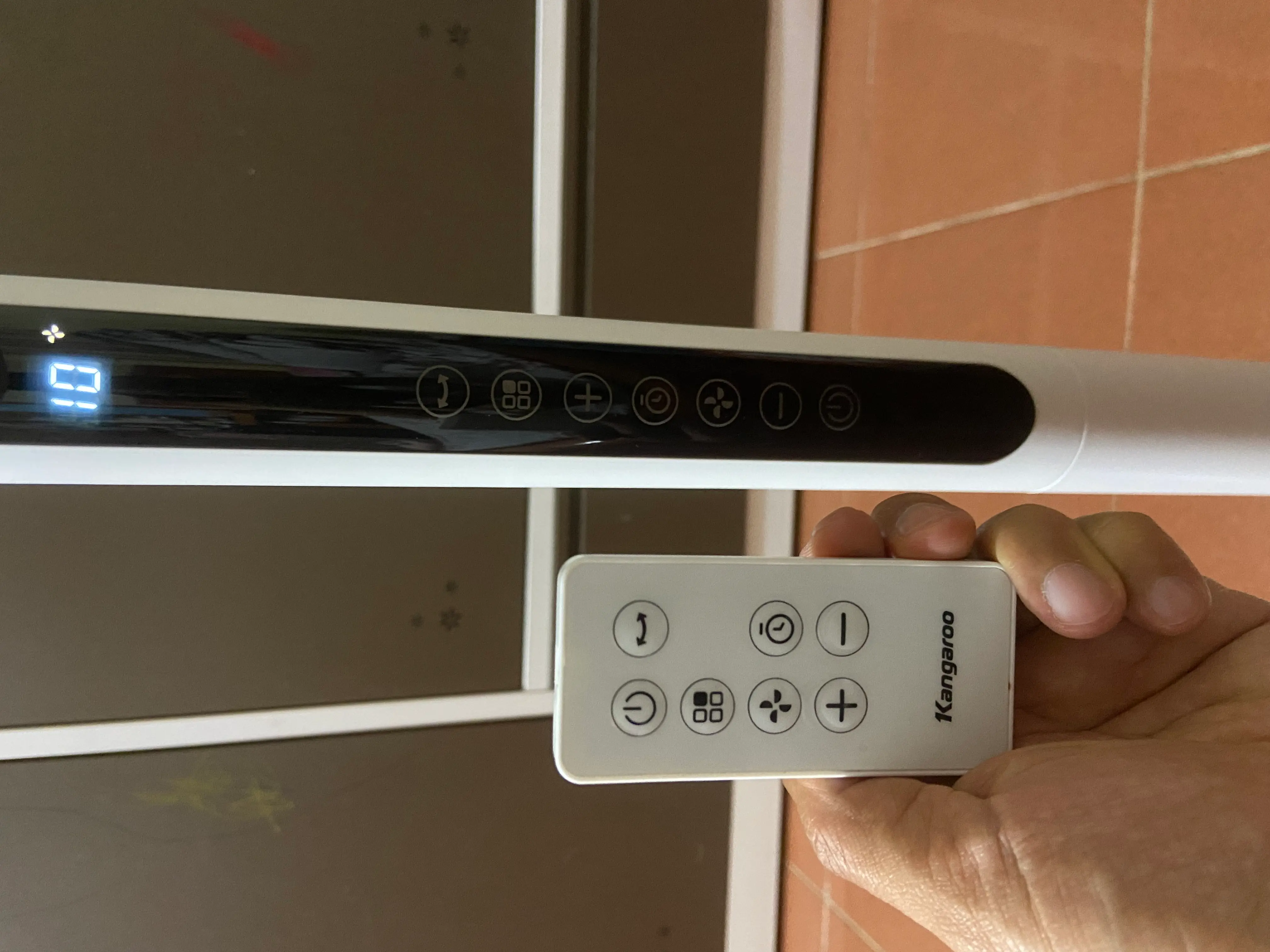 Khách hàng review Quạt đứng Kangaroo 9 cánh KG729 33W 1
