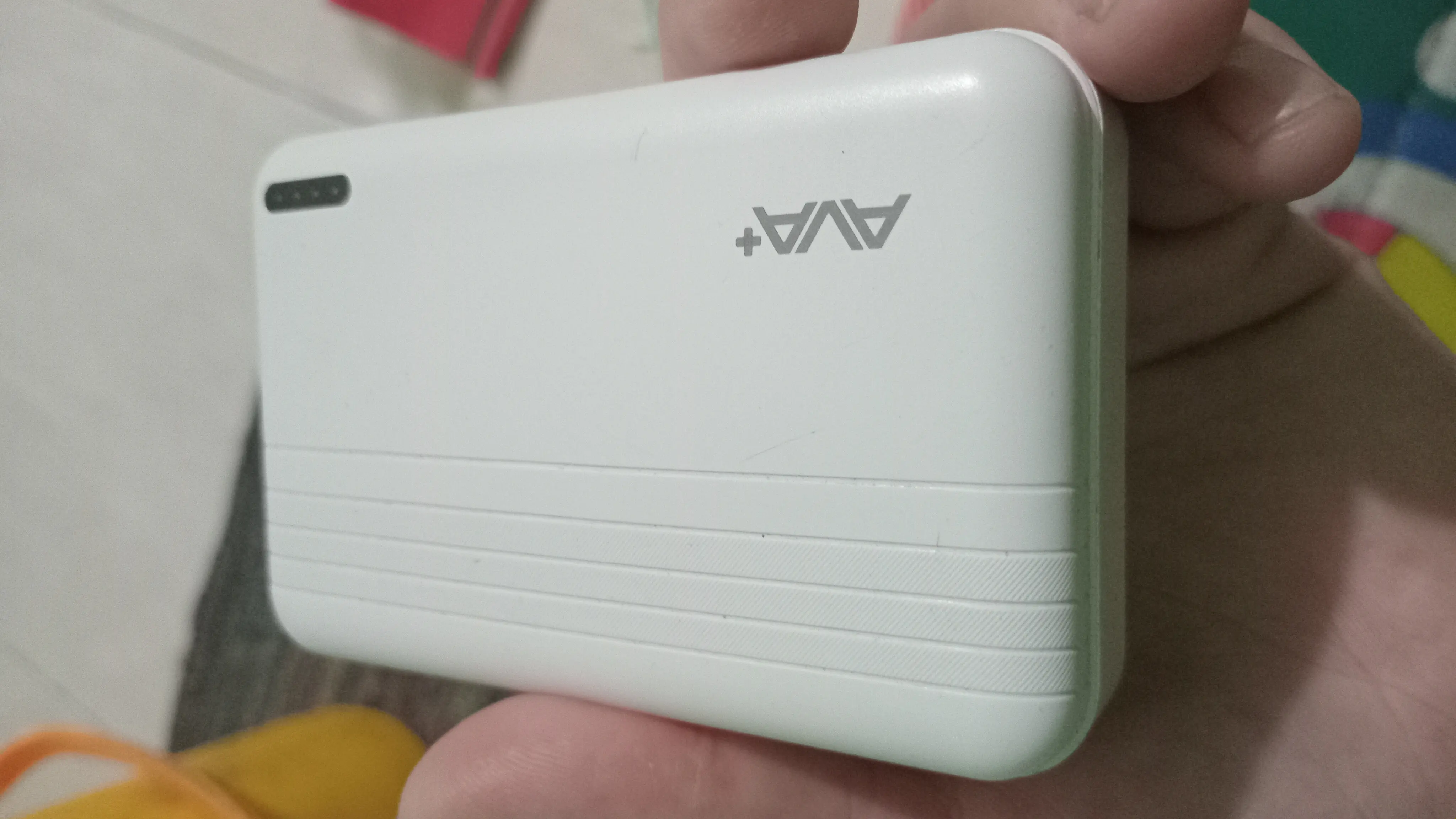 Khách hàng review Pin sạc dự phòng Polymer 10000mAh 12W AVA  DS609A 1