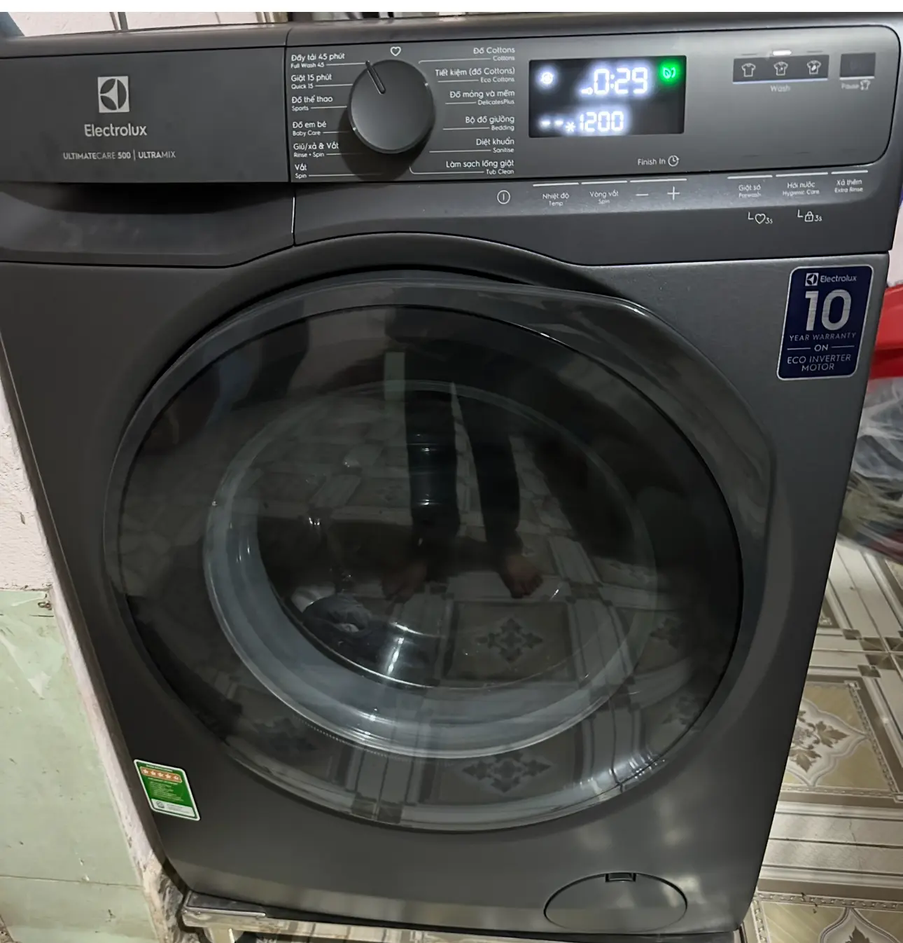 Khách hàng review Máy giặt Electrolux UltimateCare 500 Inverter 11 kg EWF1143P5SC 1