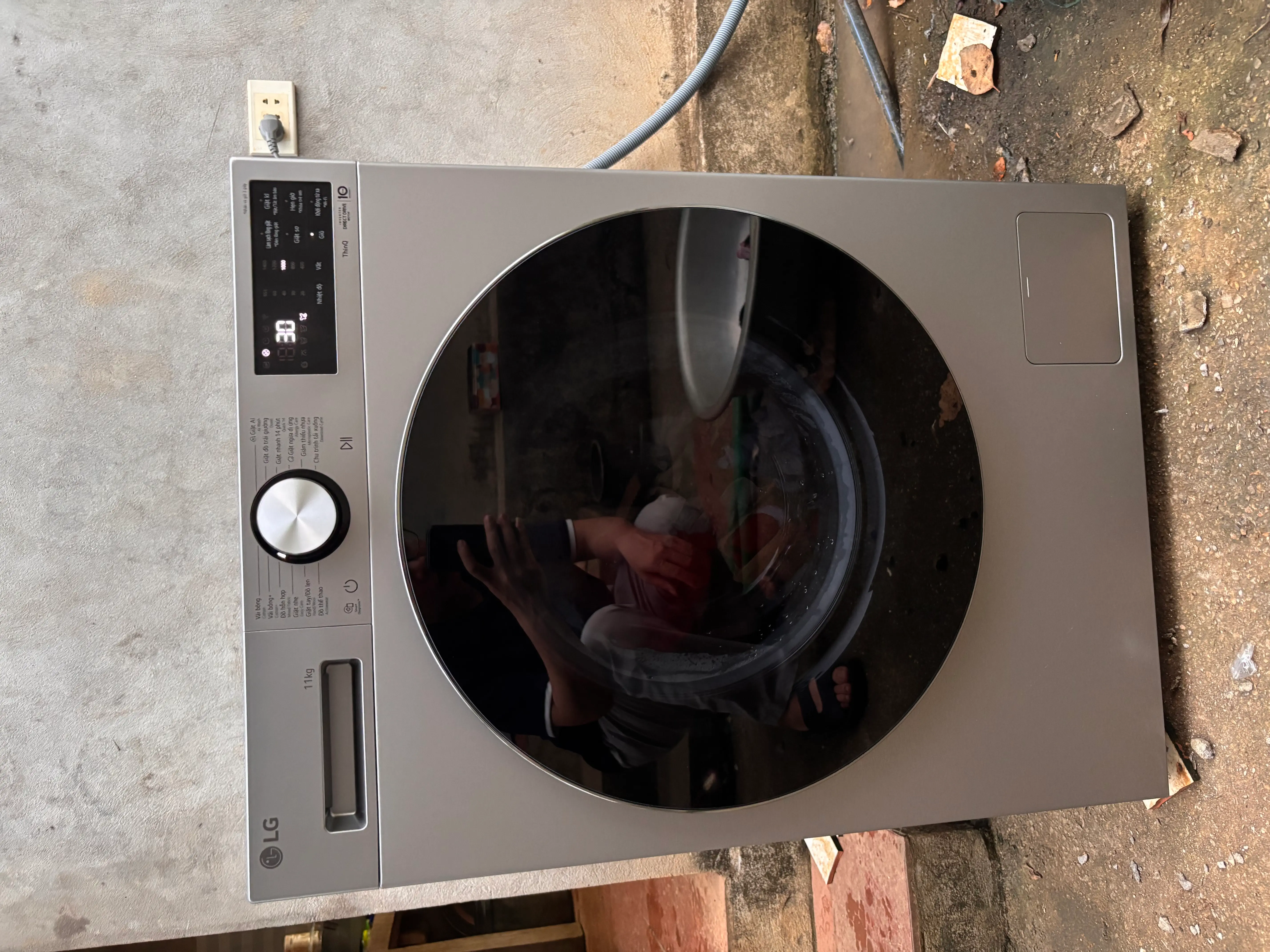 Khách hàng review Máy giặt LG AI DD Inverter 11 kg FX1411N5S 2