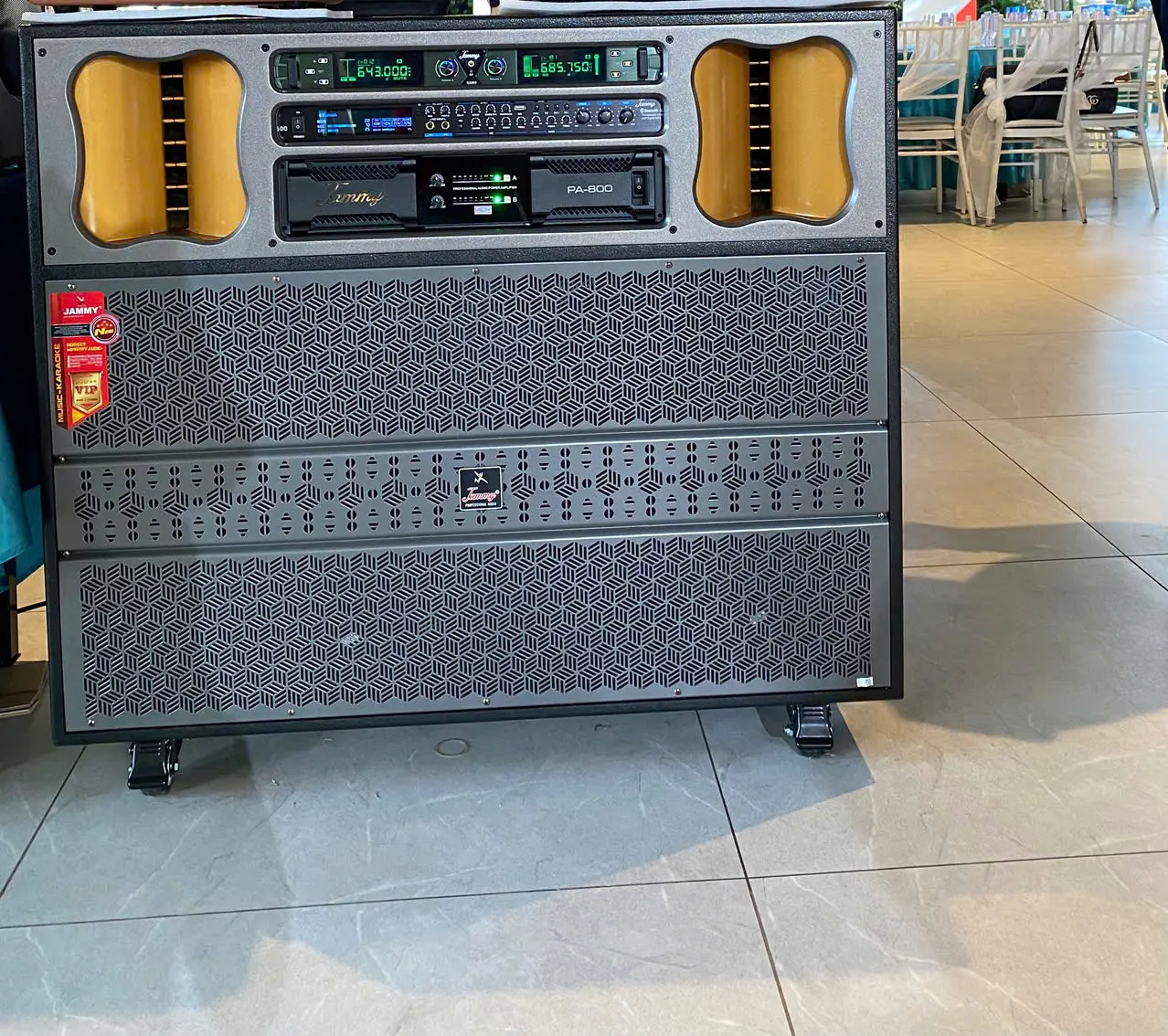 Khách hàng review Loa kéo điện karaoke Jammy N6868K Pro 4200W 1