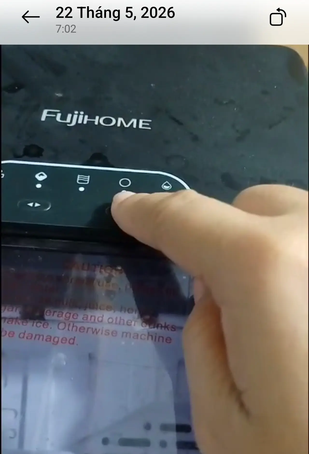 Khách hàng review Máy làm đá viên mini FUJIHOME IM1218 2
