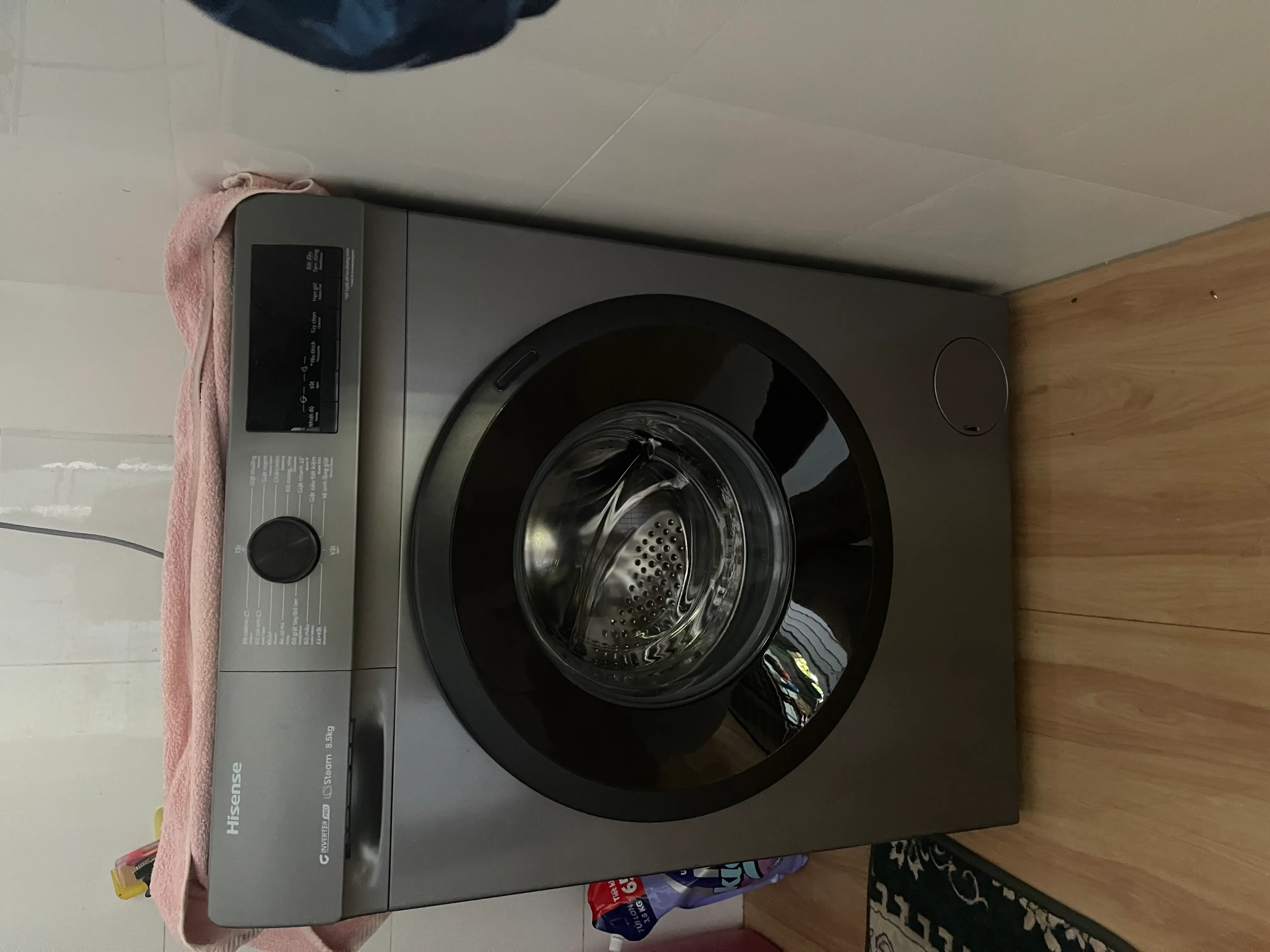 Khách hàng review Máy giặt Hisense Inverter 8.5 kg WFQP8523BT 2
