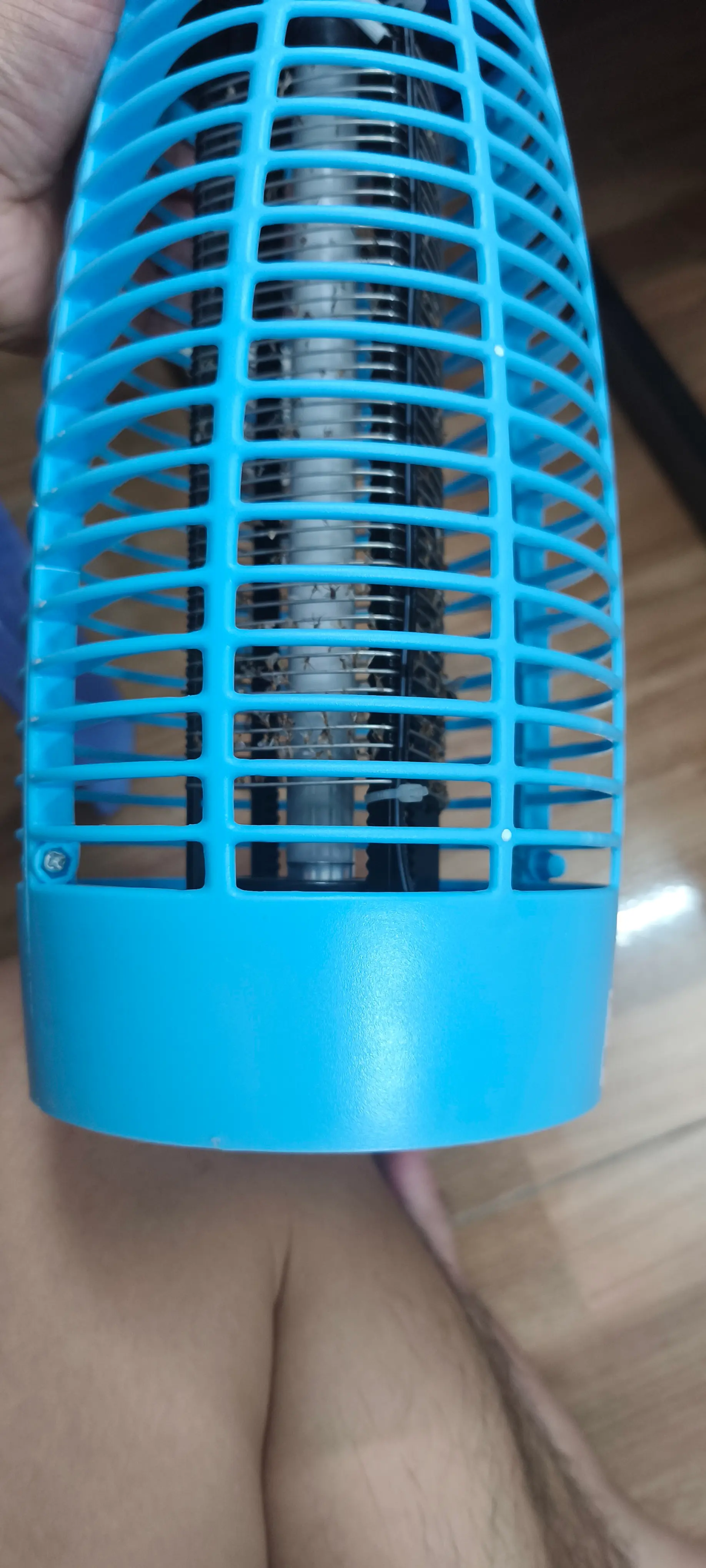 Khách hàng review Đèn diệt côn trùng đa năng Comet CM069 4