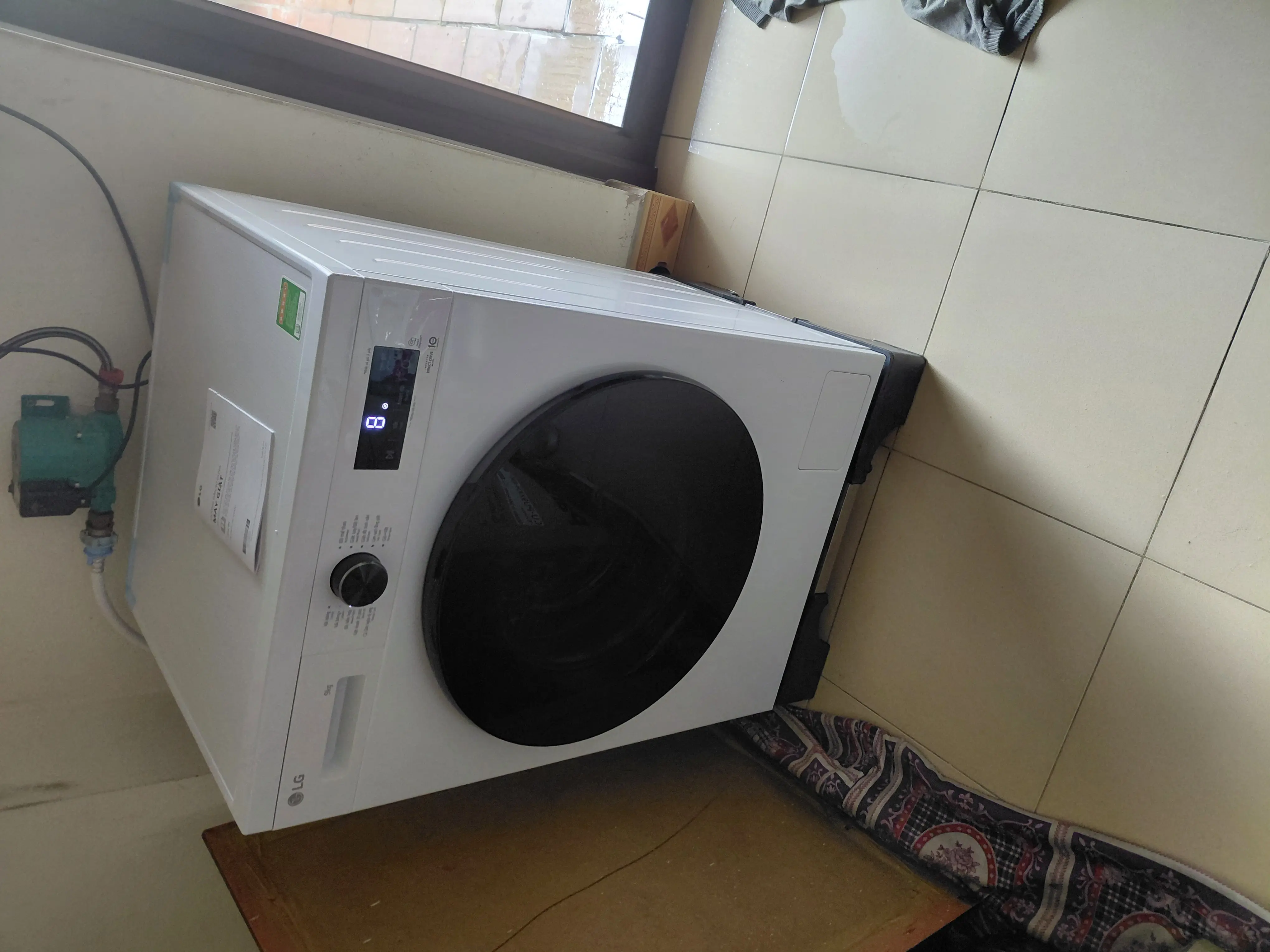 Khách hàng review Máy giặt LG Inverter 9 kg FB1209S5W 4