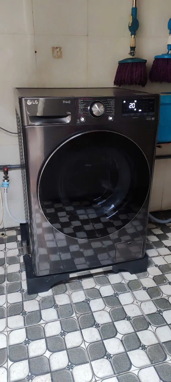 Khách hàng review Máy giặt LG AI DD Inverter 12 kg FV1412S3B 1