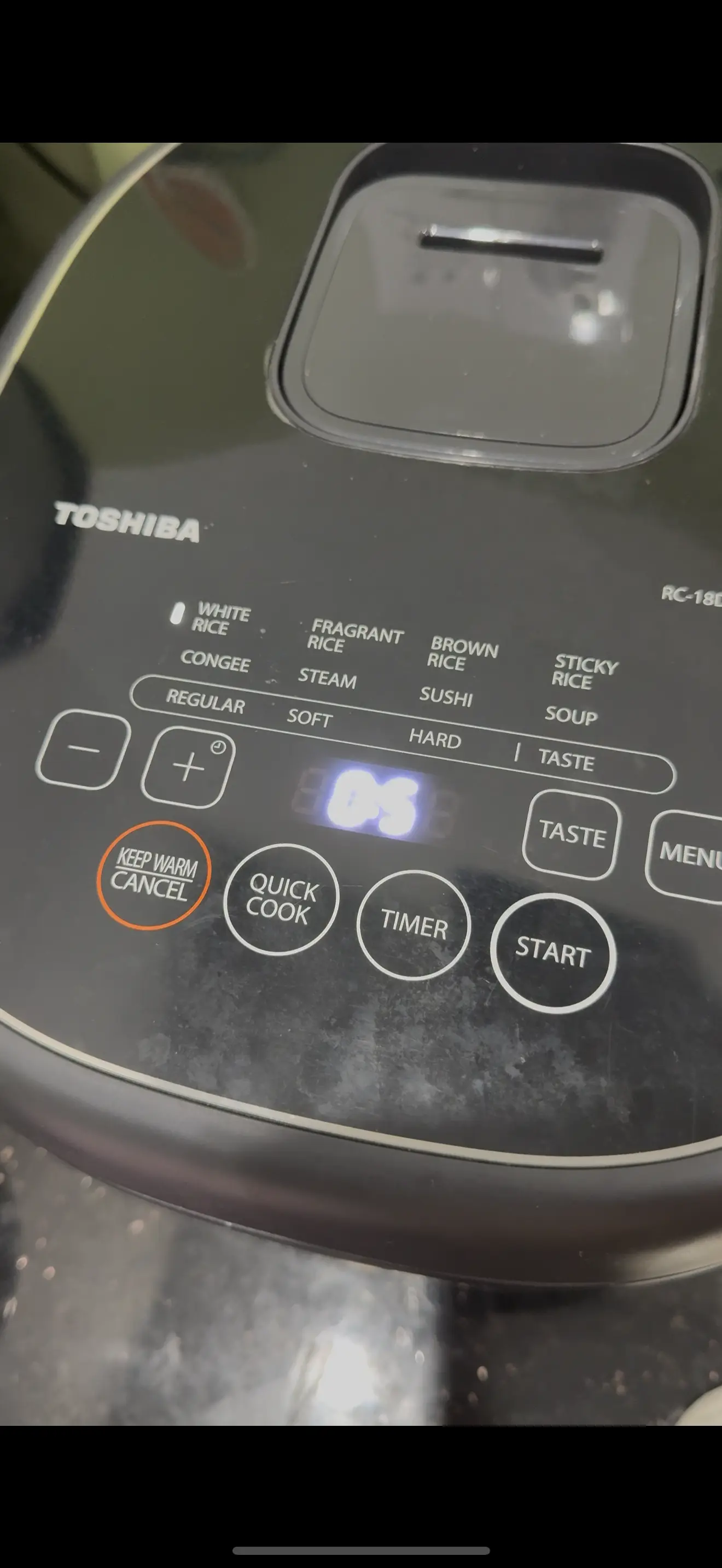 Khách hàng review Nồi cơm điện tử Toshiba 1.8 lít RC-18DR4TVN(H) - Xám đậm 1