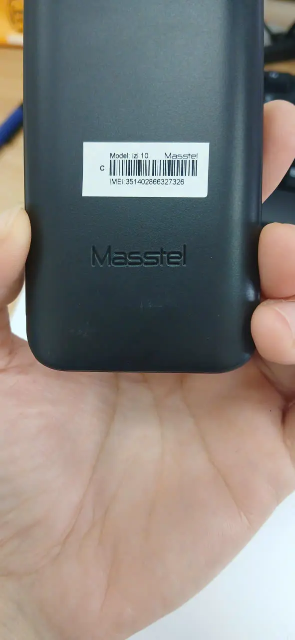 Khách hàng review Điện thoại Masstel IZI 10 1
