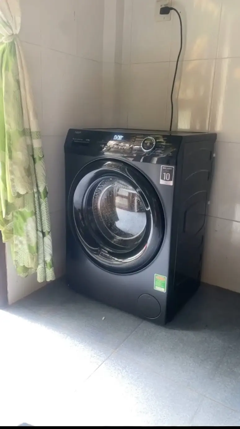 Khách hàng review Máy giặt Aqua Inverter 8.5 kg AQD-A852J BK 3