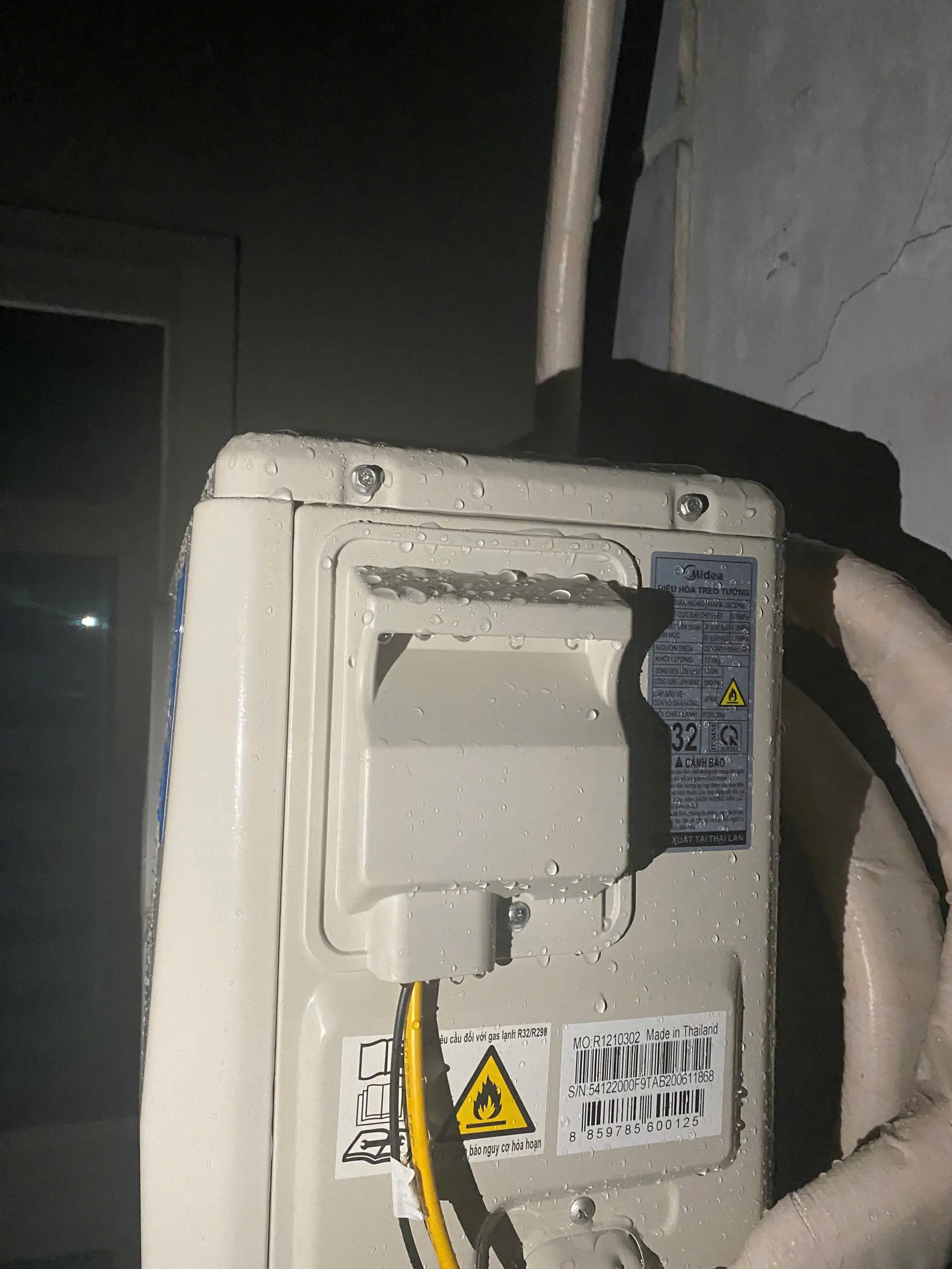 Khách hàng review Máy lạnh Midea Inverter 1 HP MAFA-09CDN8 3