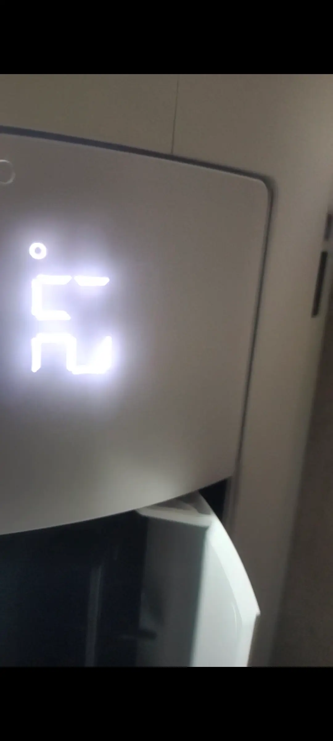Khách hàng review Máy lạnh Samsung Inverter 1 HP AR10DYHZAWKNSV 2
