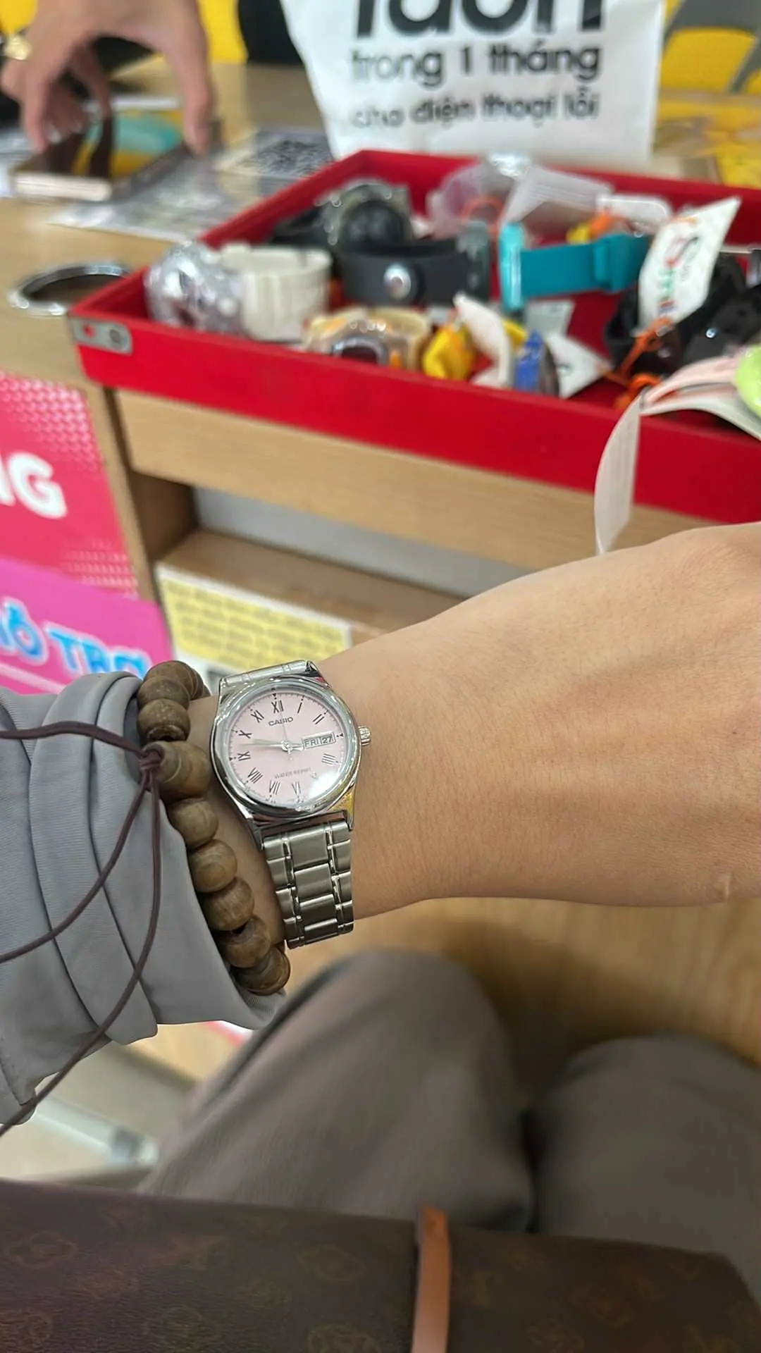 Khách hàng review Đồng hồ Nữ Casio Timeless 25 mm LTP-V006D-4BUDF 4