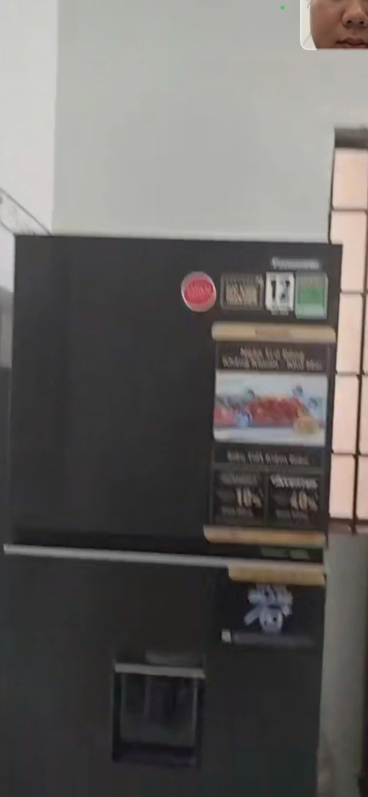 Khách hàng review Tủ lạnh Panasonic Inverter 265 lít NR-TV301GVKV 4