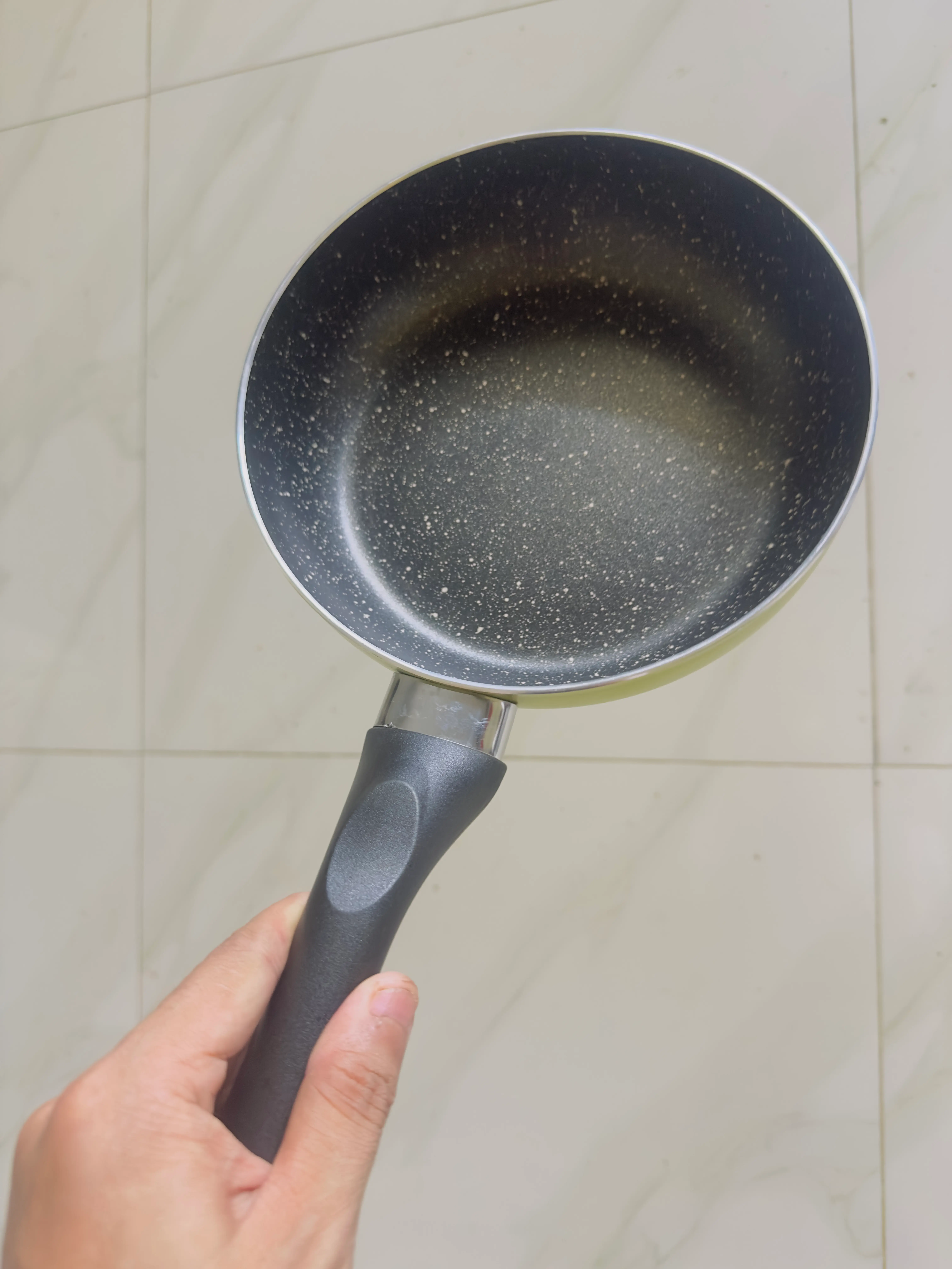 Khách hàng review Chảo nhôm chống dính vân đá đáy từ 20 cm Sunhouse SH1120MG 1