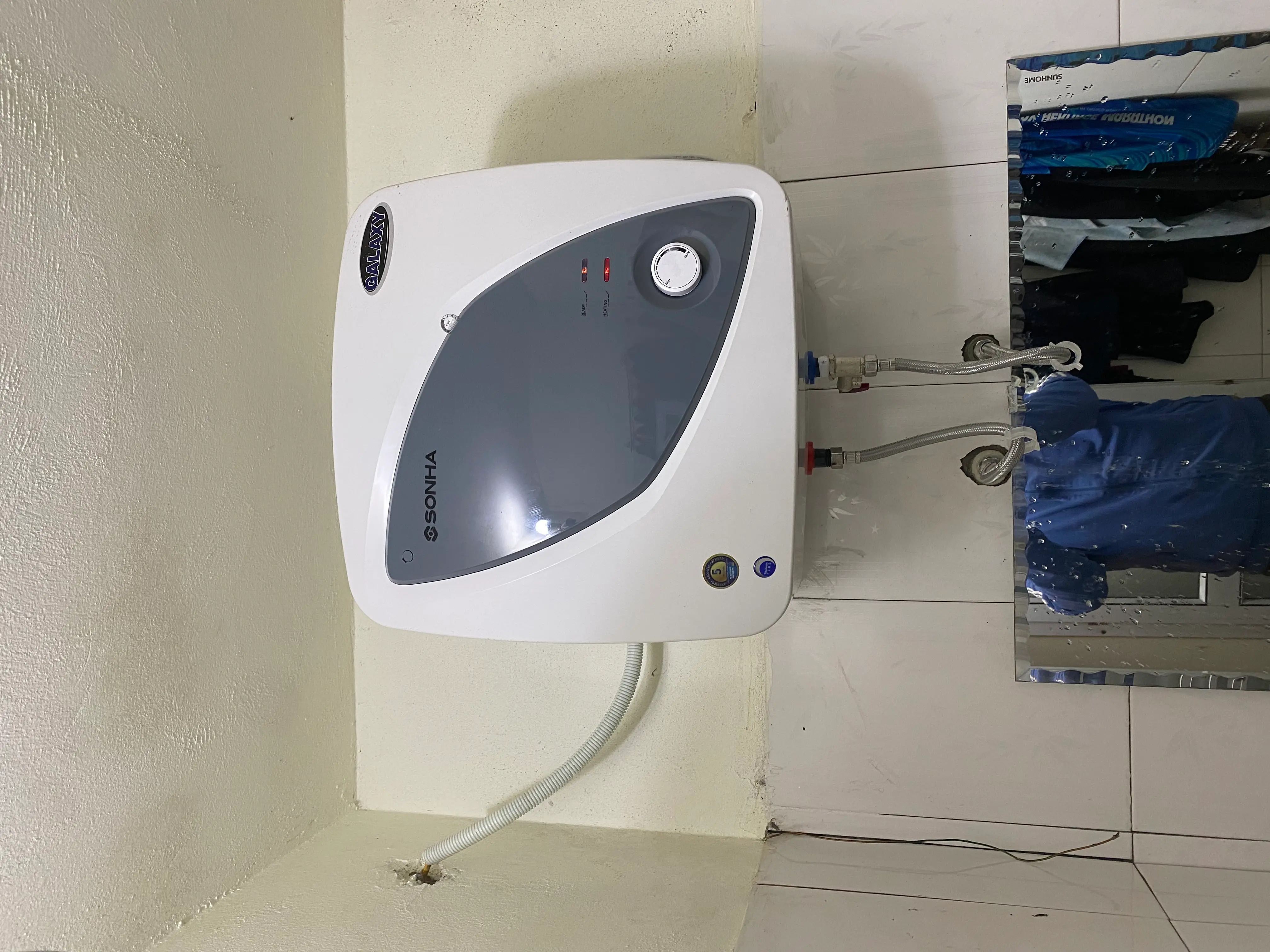 Khách hàng review Máy nước nóng gián tiếp Sơn Hà Galaxy 30 lít 2500W S30VG 2