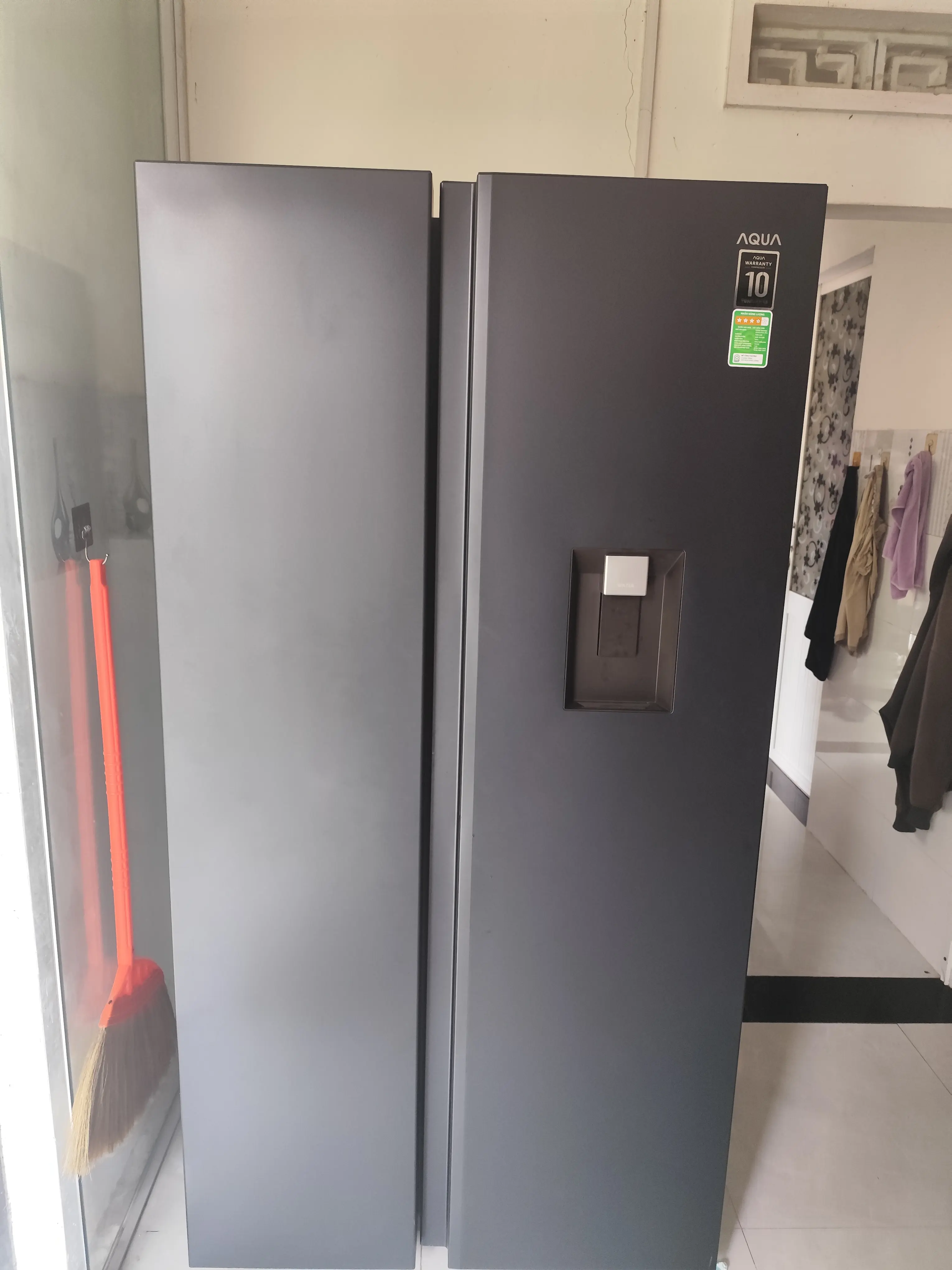 Khách hàng review Tủ lạnh Aqua Inverter 569 lít Side By Side AQR-S633XA(WSL) 2