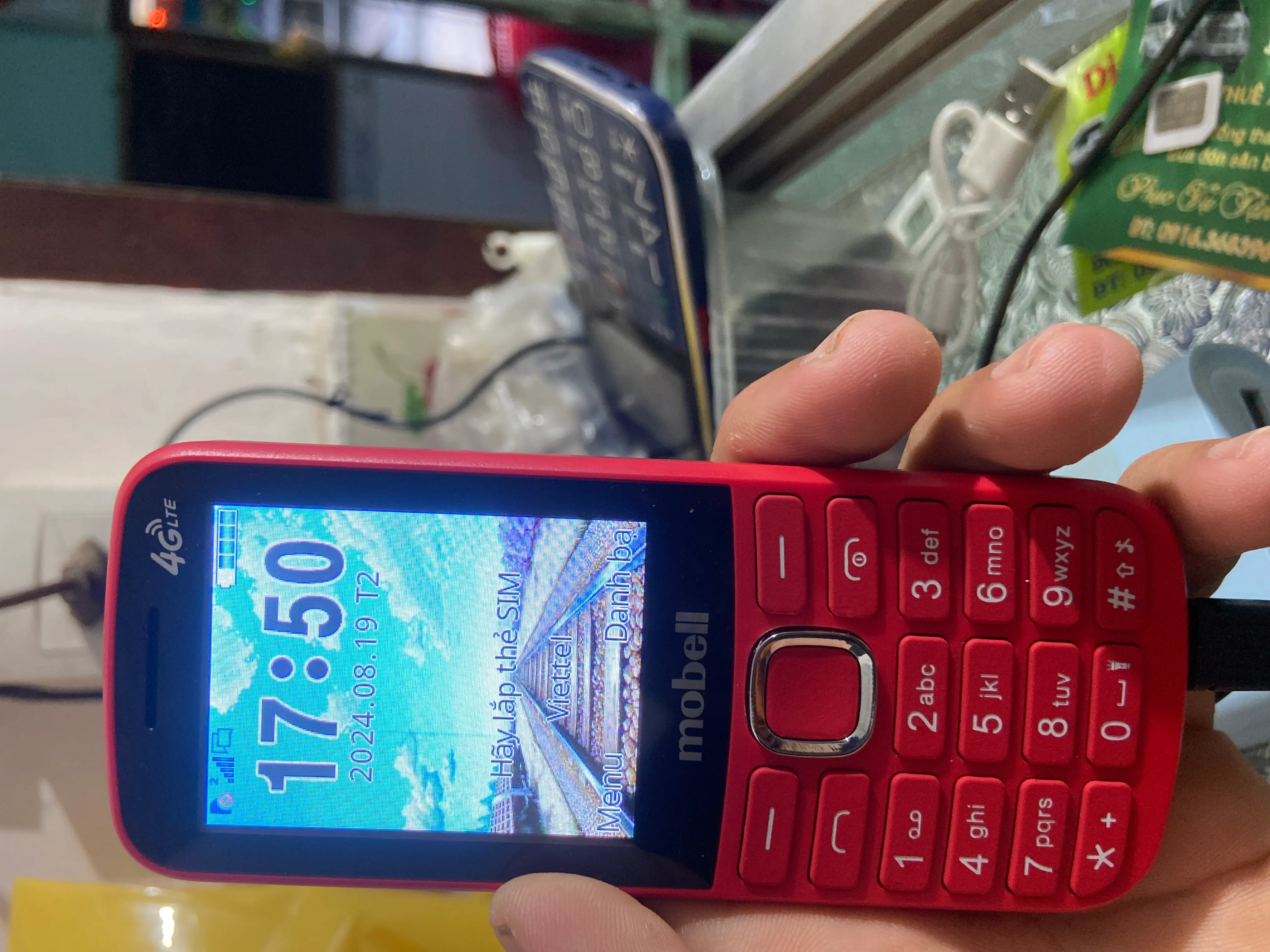 Khách hàng review Điện thoại Mobell M331 4G 3