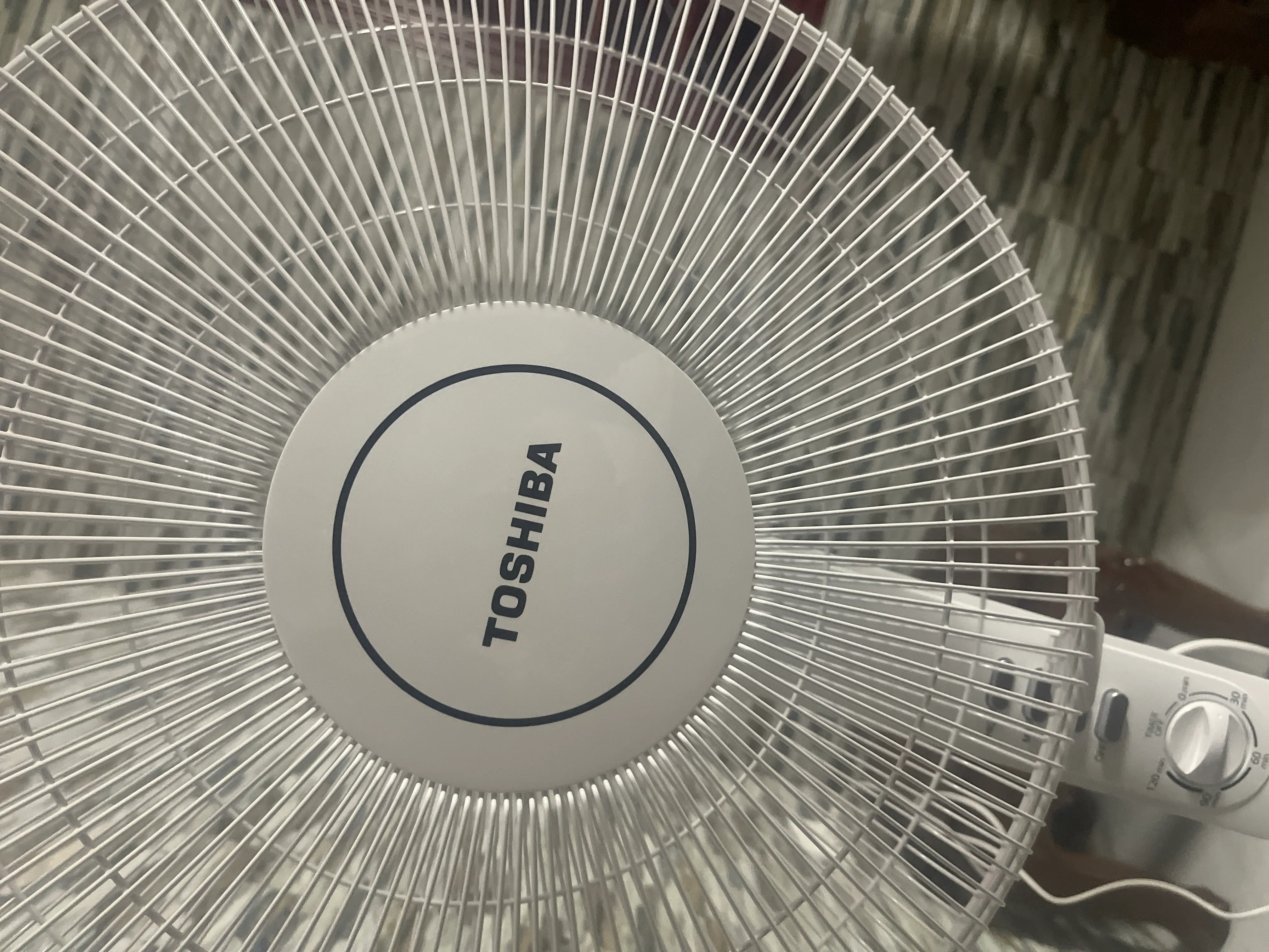 Khách hàng review Quạt đứng Toshiba 5 cánh F-LSA10(W)VN 50W 1