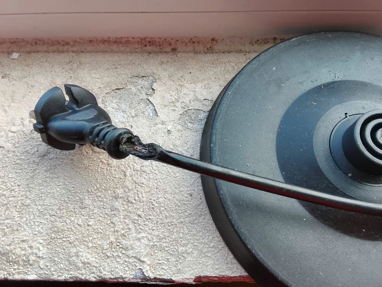 Khách hàng review Bình đun siêu tốc Sunhouse 1.8 lít SHD1182 1