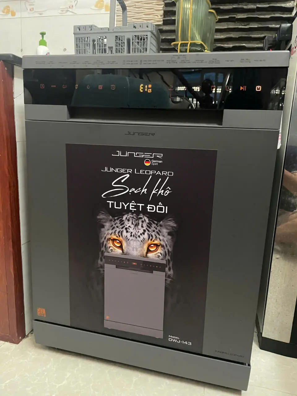 Khách hàng review Máy rửa chén độc lập Junger Leopard DWJ-143 6