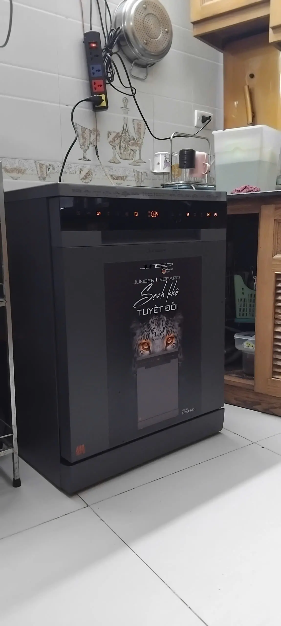 Khách hàng review Máy rửa chén độc lập Junger Leopard DWJ-143 10