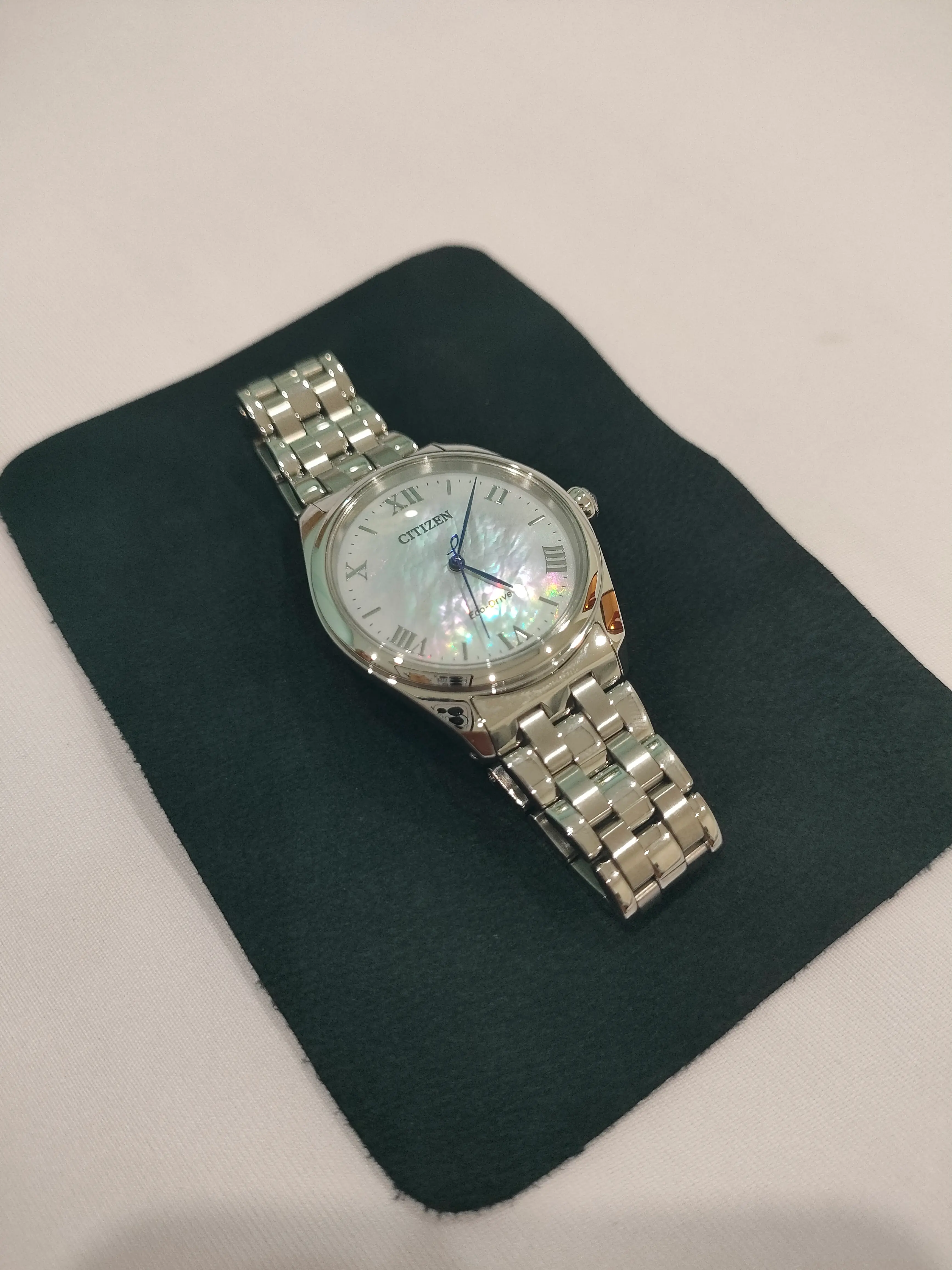 Khách hàng review Đồng hồ Citizen L 33 mm Nữ EM1140-80D 3