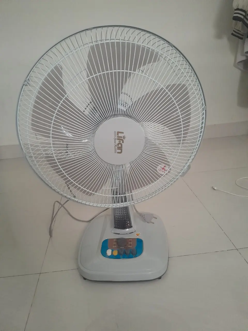 Khách hàng review Quạt bàn Lifan 5 cánh B-398 45W 3