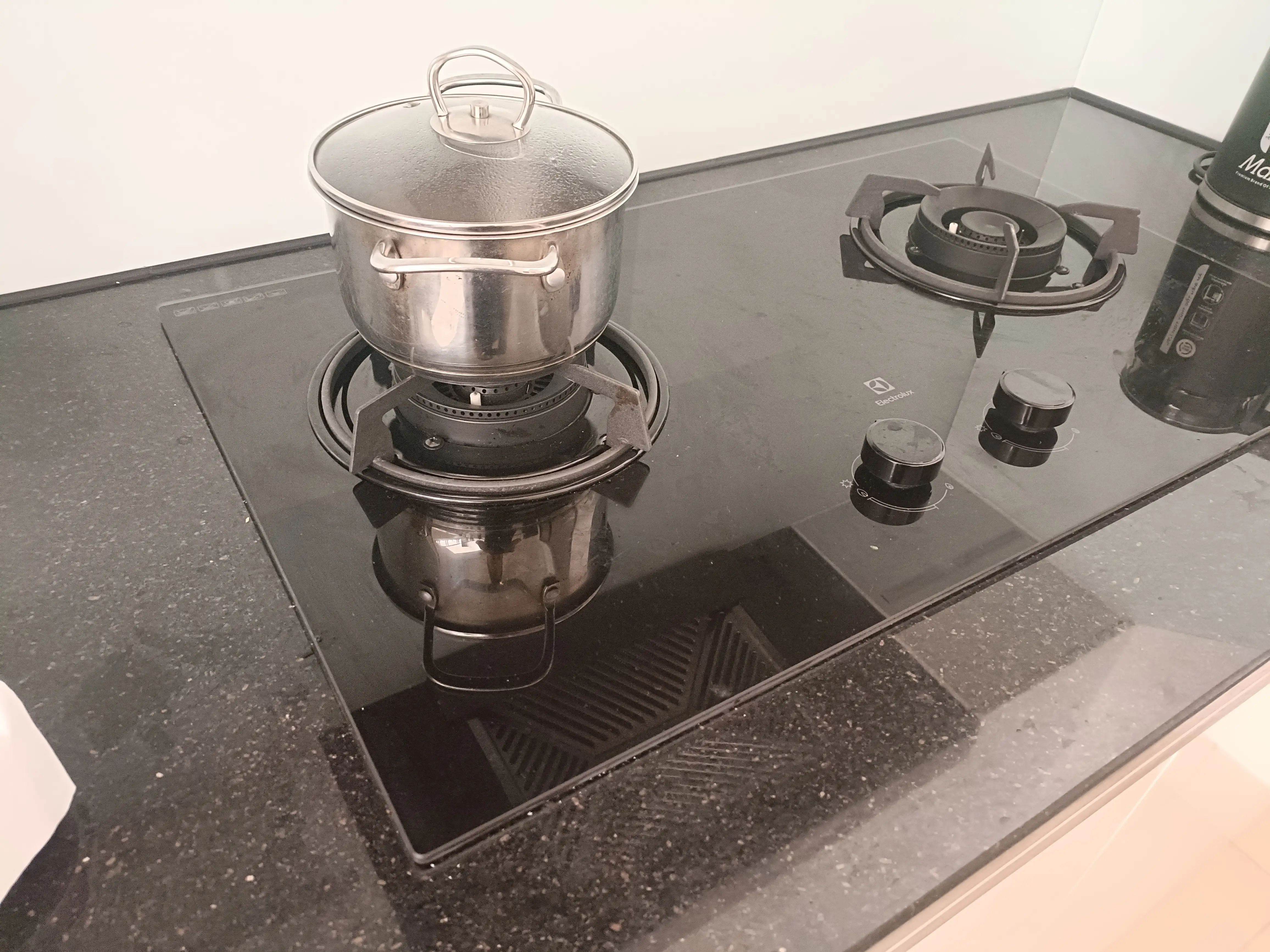 Khách hàng review Bếp ga âm Electrolux EHG7202BF 1