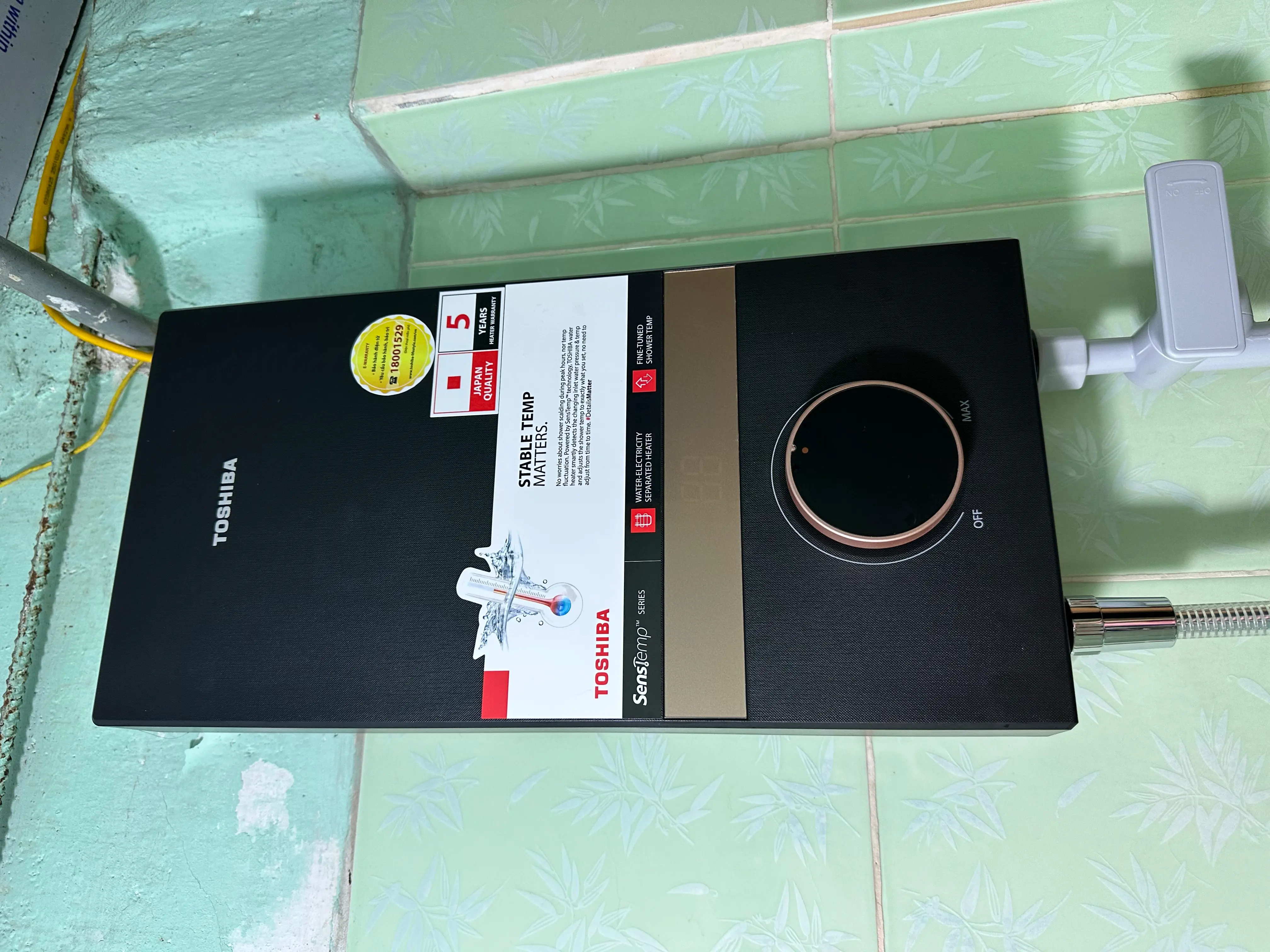 Khách hàng review Máy nước nóng trực tiếp Toshiba 4500W TWH-45EMCPVN(K)-CB 4