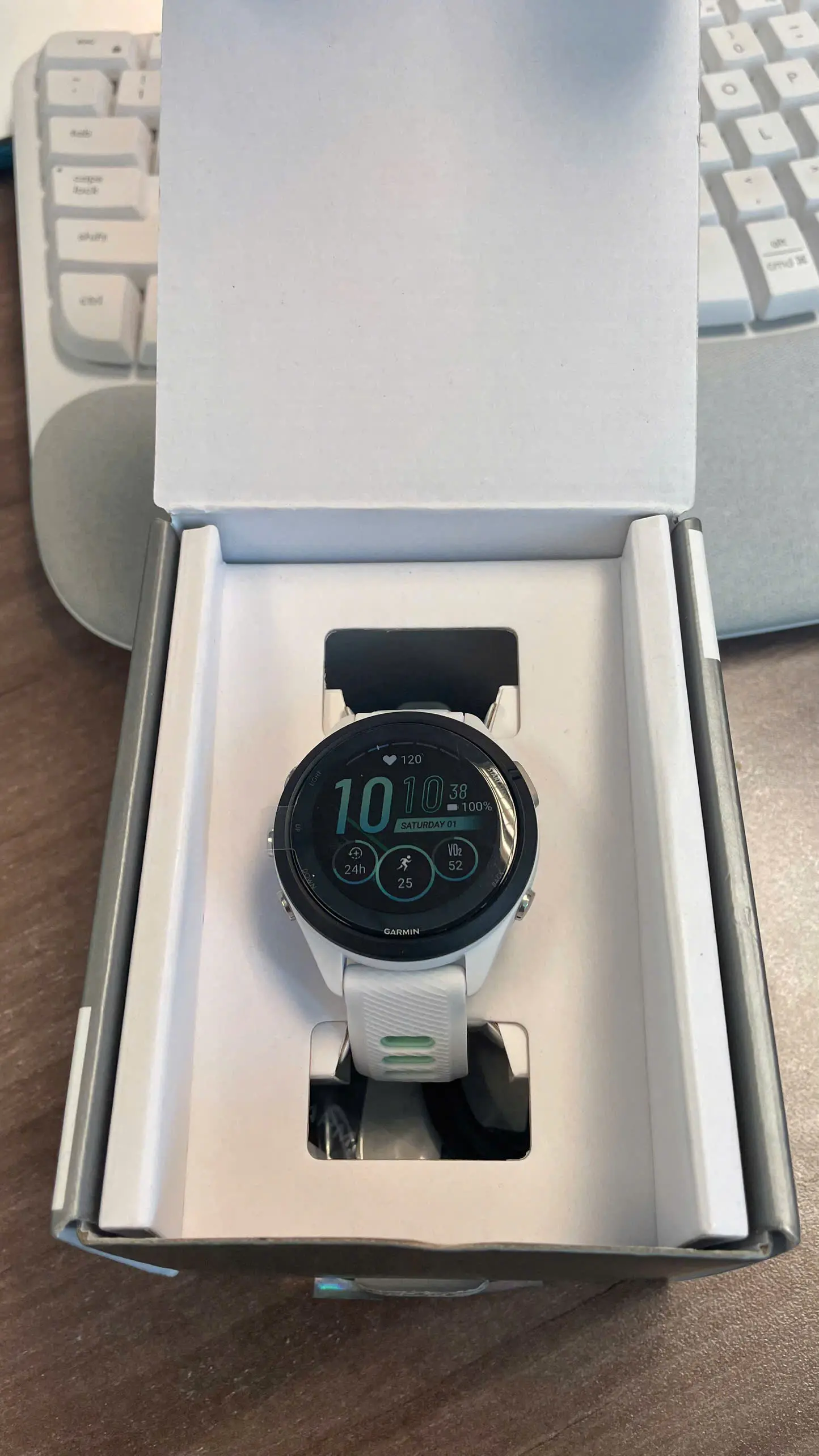 Khách hàng review Garmin Forerunner 265S 41.7mm dây silicone 1