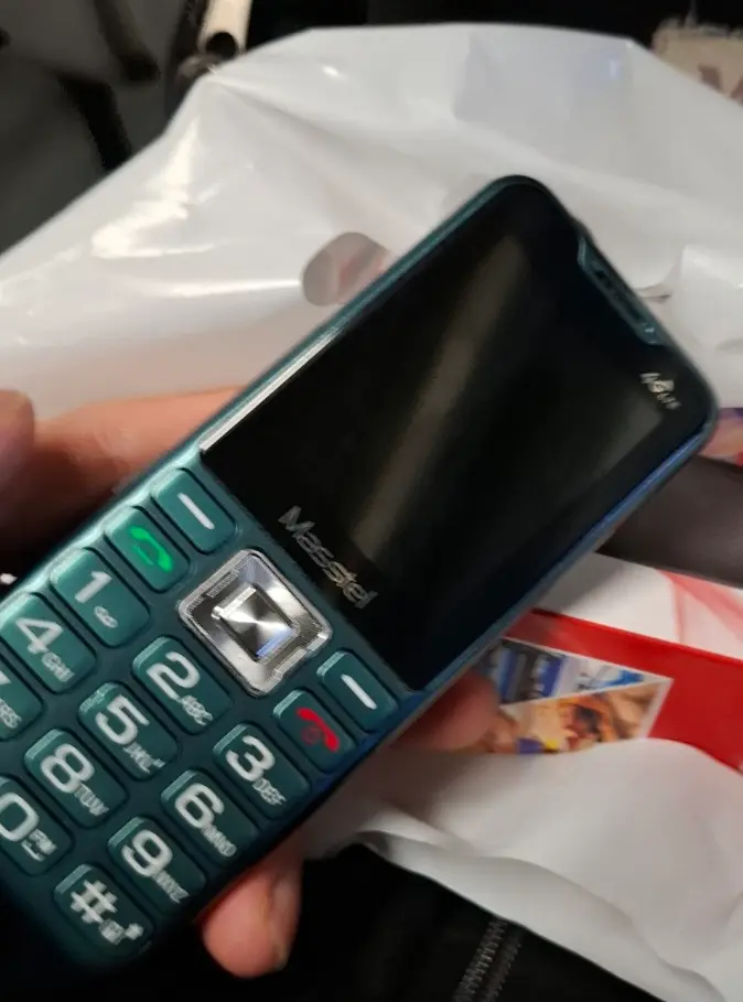 Khách hàng review Điện thoại Masstel IZI T6 4G 1