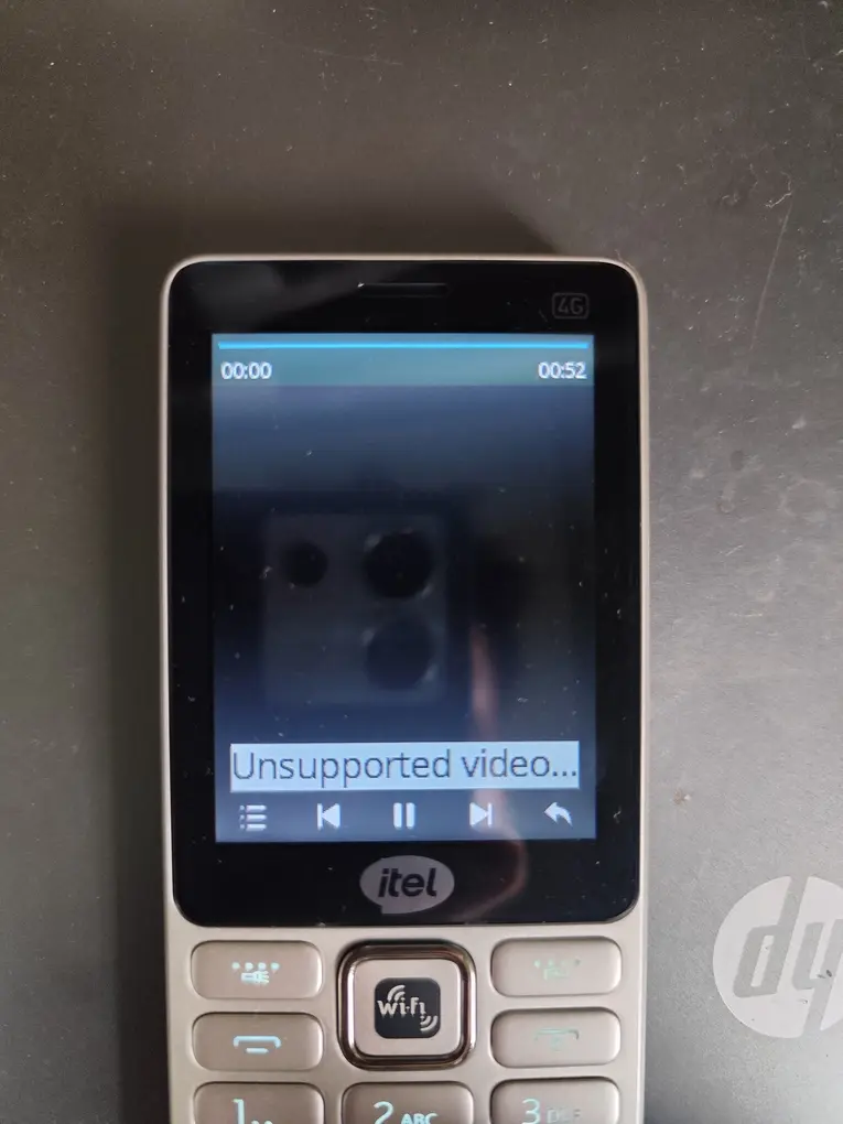 Khách hàng review Điện thoại Itel it9310 1