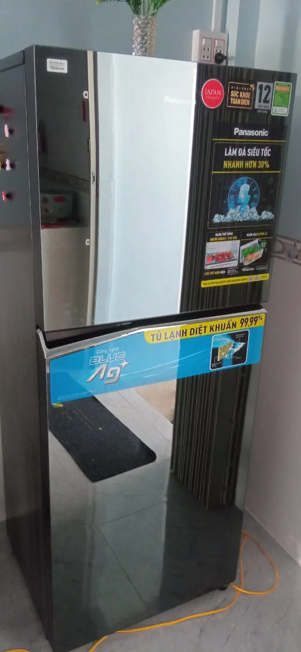 Khách hàng review Tủ lạnh Panasonic Inverter 326 lít NR-TL351VGMV 21