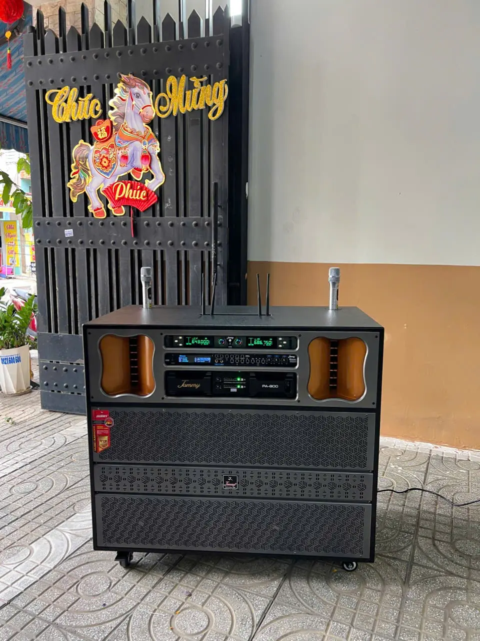 Khách hàng review Loa kéo điện karaoke Jammy N6868K Pro 4200W 5